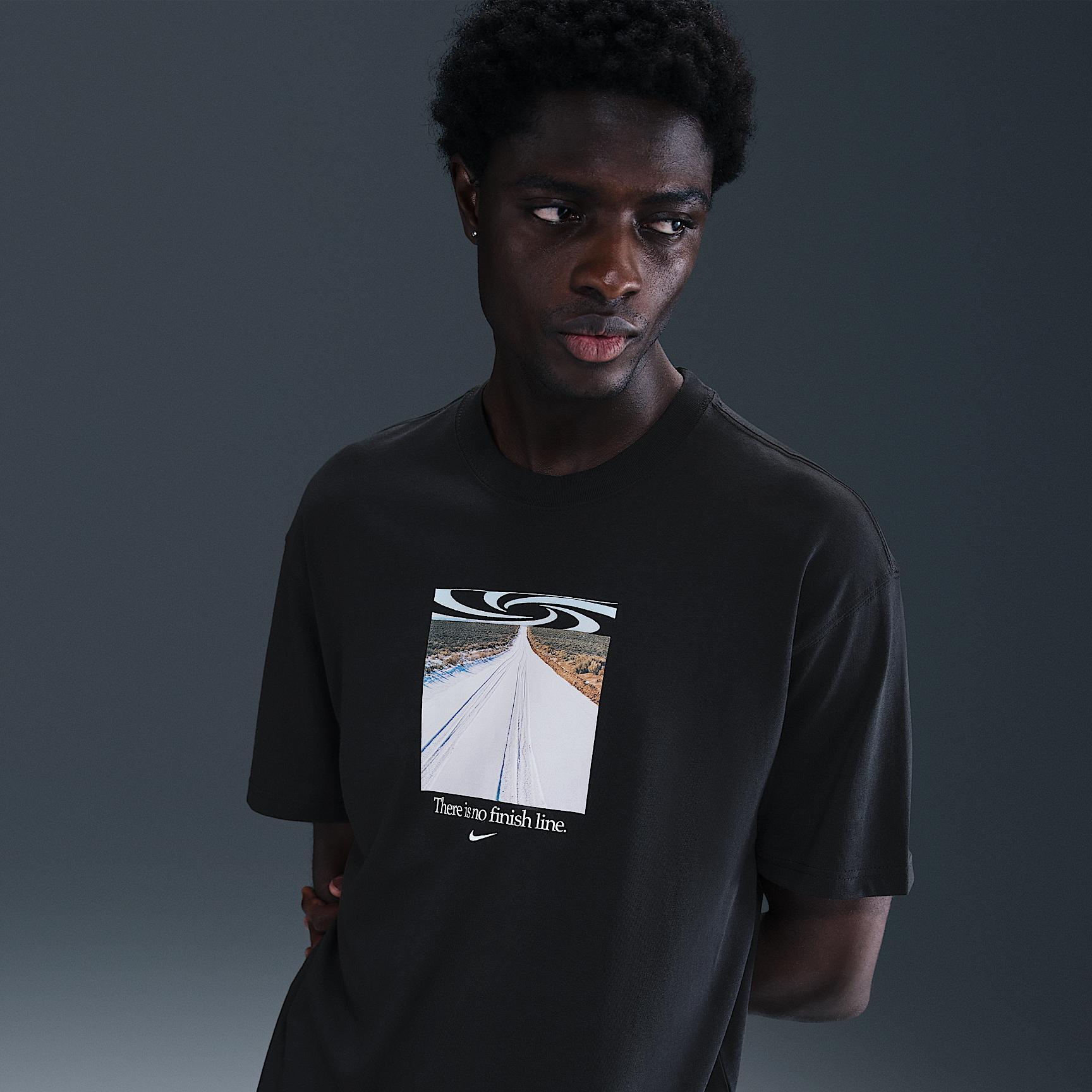 Nike Sportswear Men's Max90 T-Shirt Product Image