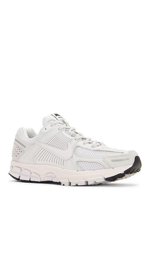 Nike Men's Zoom Vomero 5 Shoes Product Image