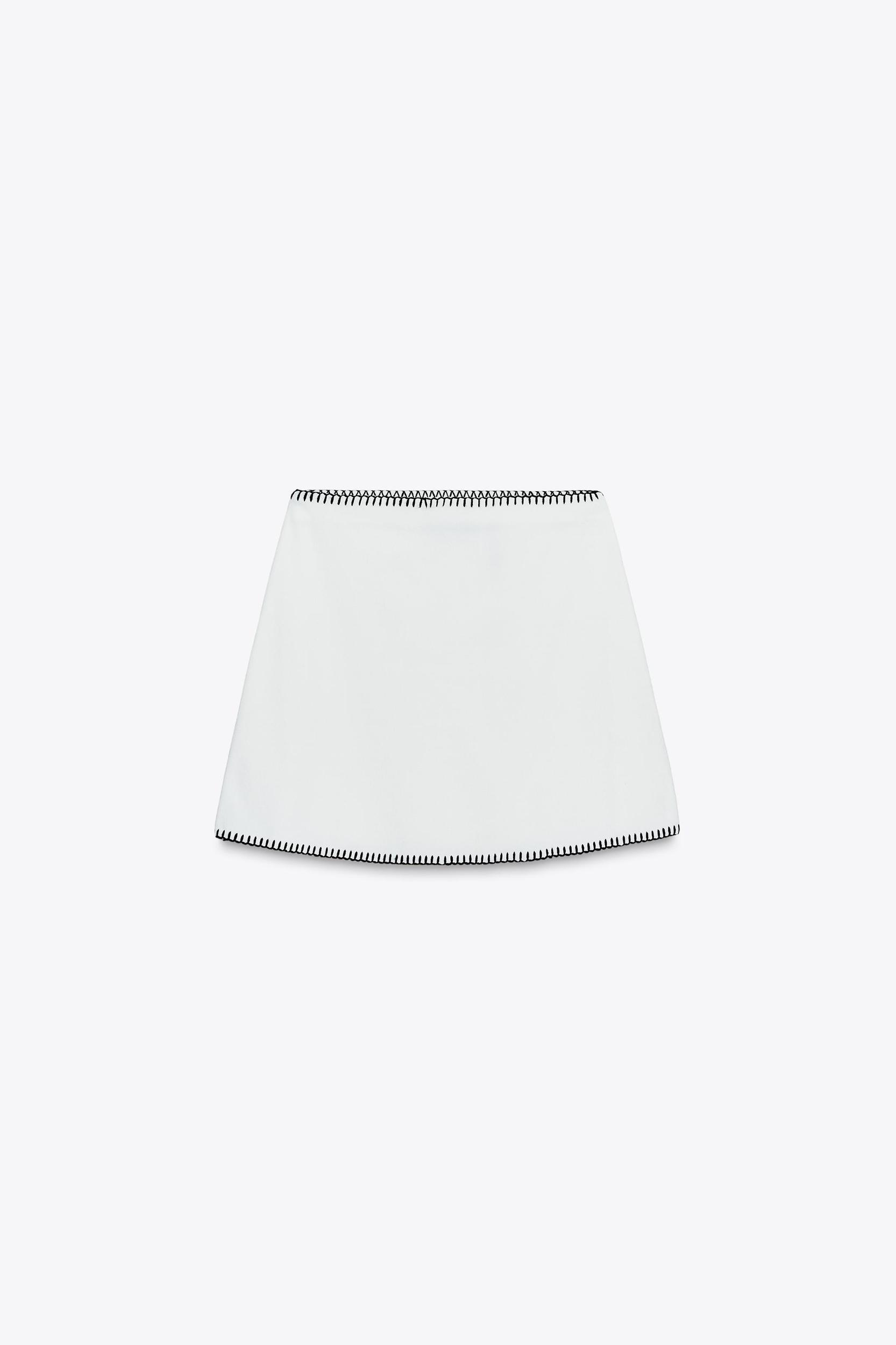 CONTRAST EMBROIDERY KNIT SKIRT Product Image