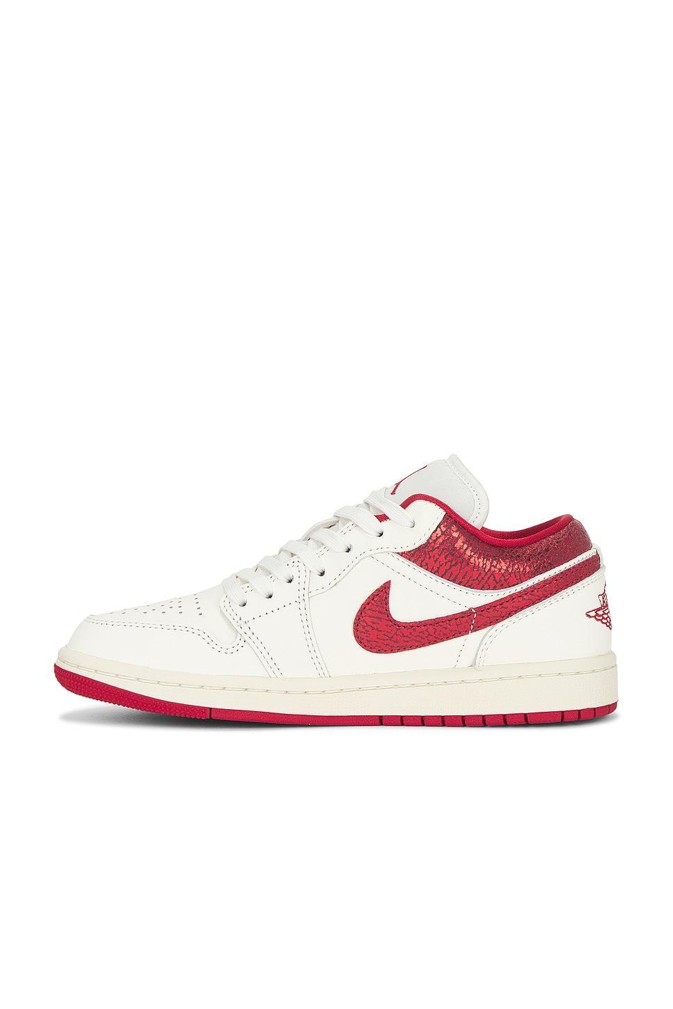 Air Jordan 1 Low Se Sneaker Jordan Product Image