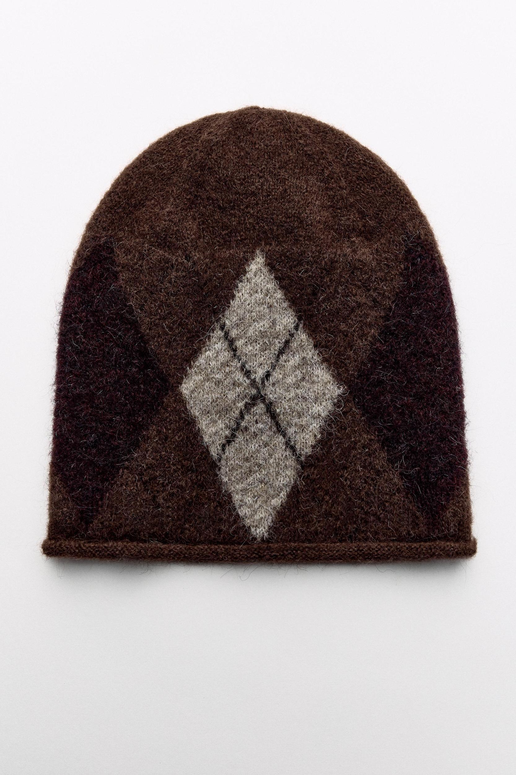 ARGYLE KNIT BEANIE Product Image