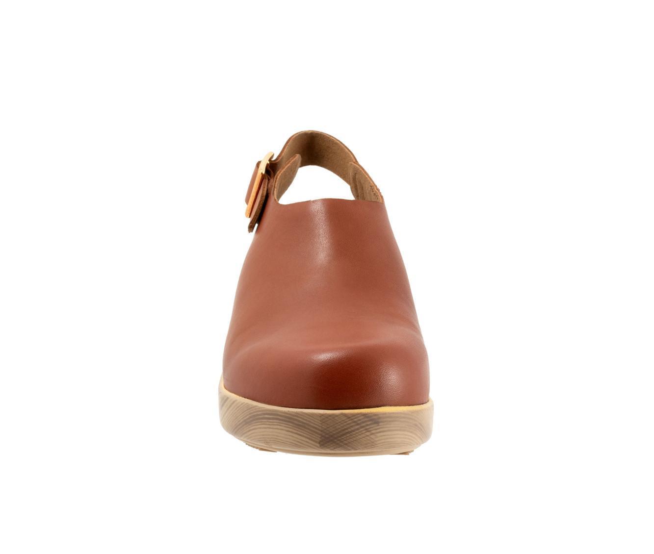 Women's Softwalk Fairbanks Clogs Product Image