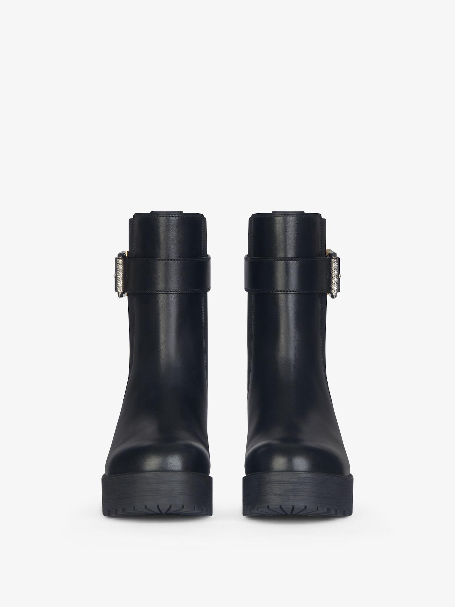 Voyou Chelsea boots in leather Product Image