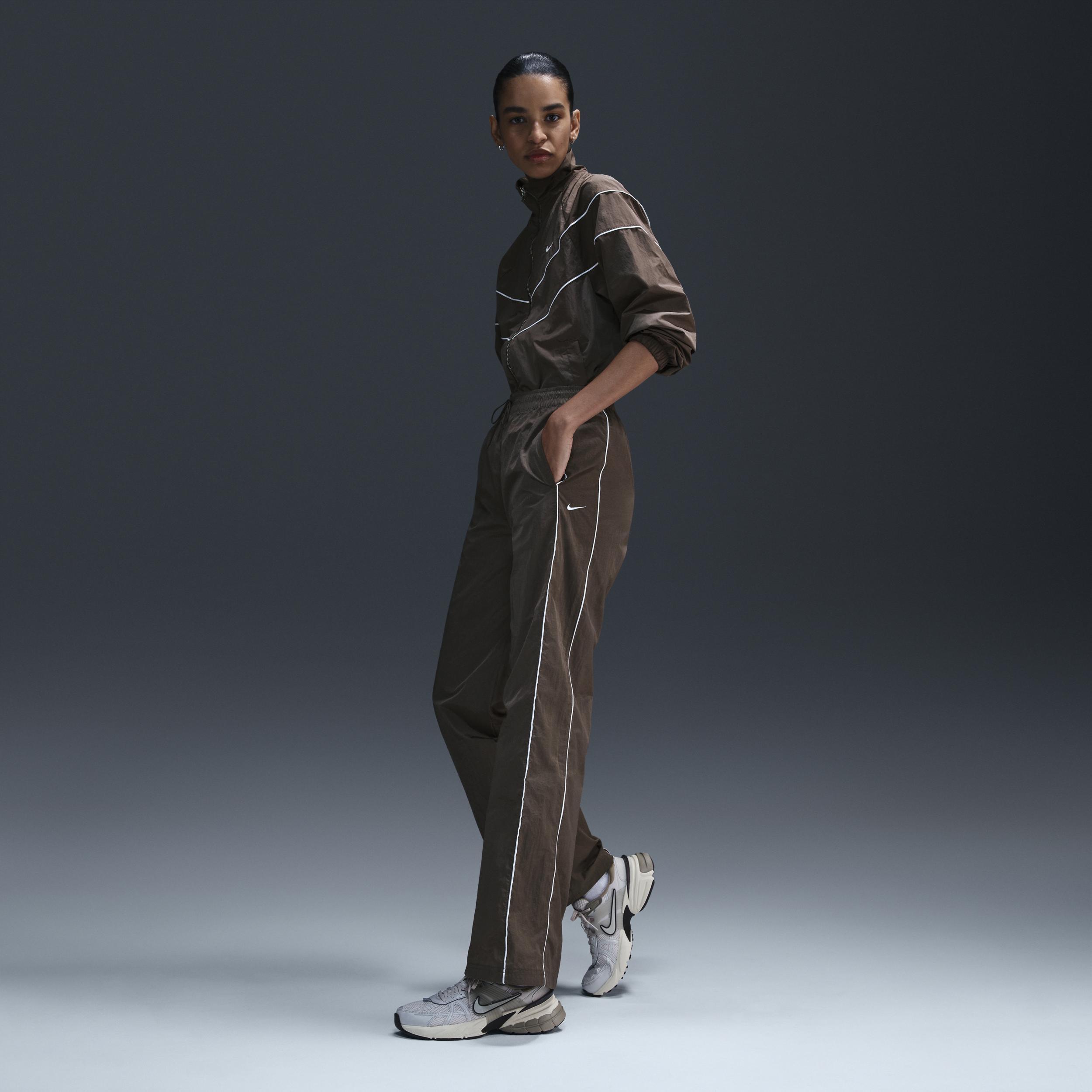 Nike Women's Windrunner High-Waisted Woven Open-Hem Pants Product Image