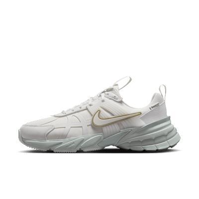 Nike Women's V2K Run GORE-TEX Waterproof Shoes Product Image