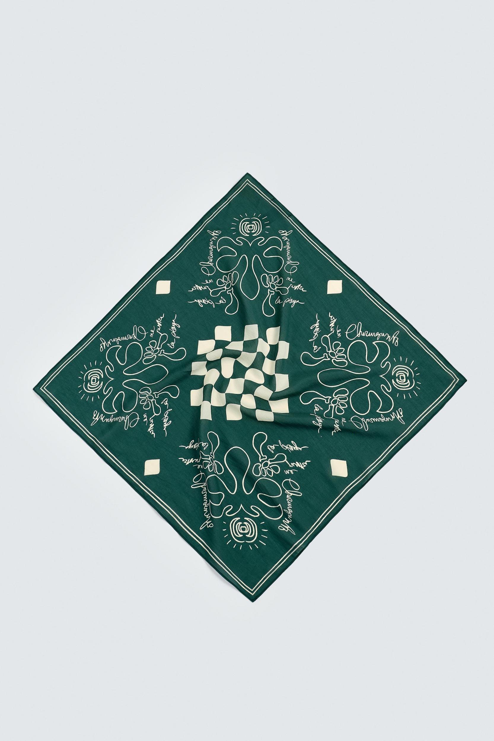 CONTRAST PRINT BANDANA Product Image