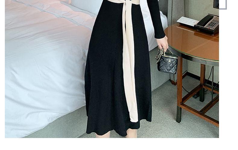 Long-Sleeve V-Neck Two Tone Sashed Midi A-Line Knit Dress Product Image