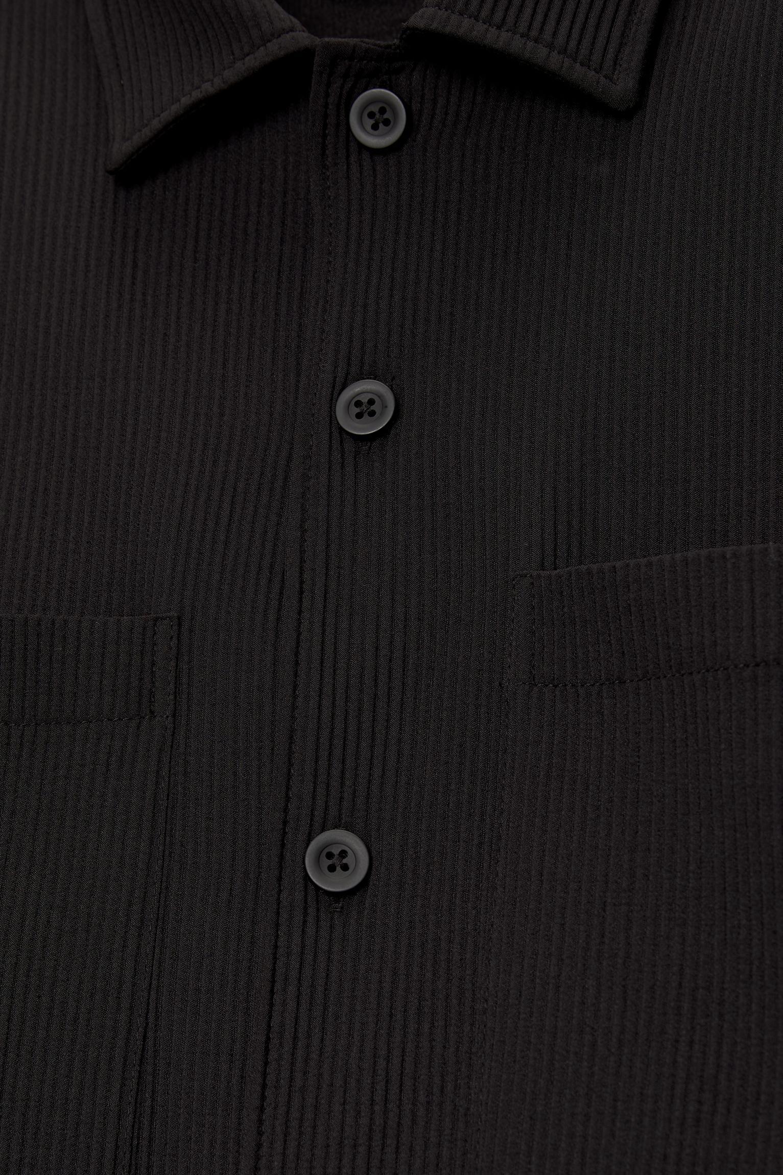 Short sleeve shirt in pleated fabric Product Image