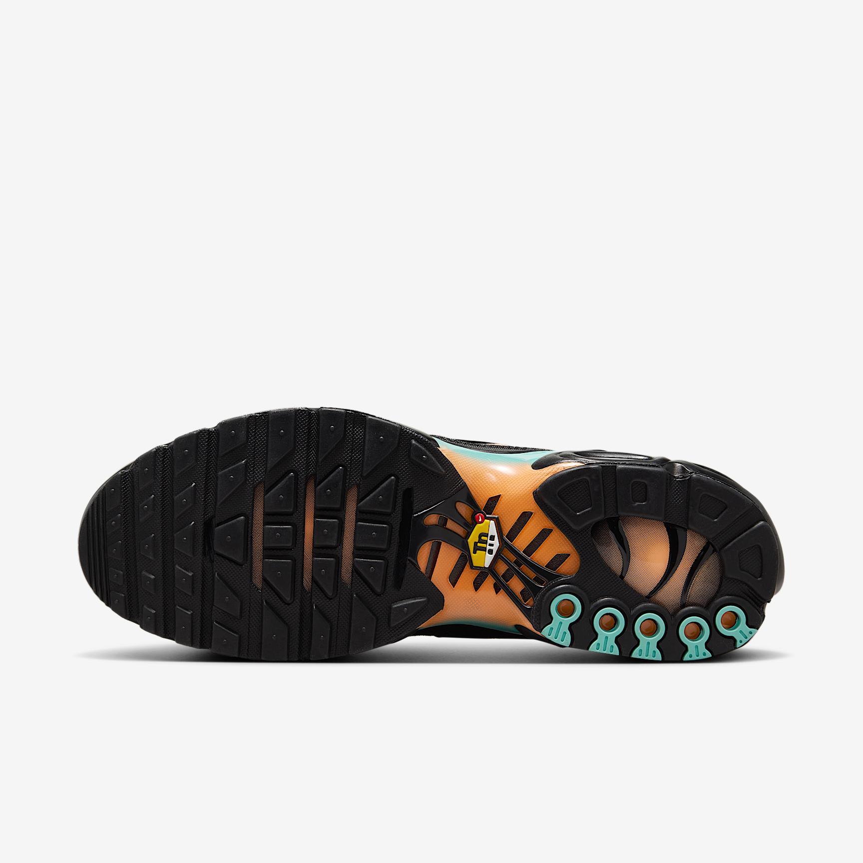Nike Men's Air Max Plus Shoes Product Image