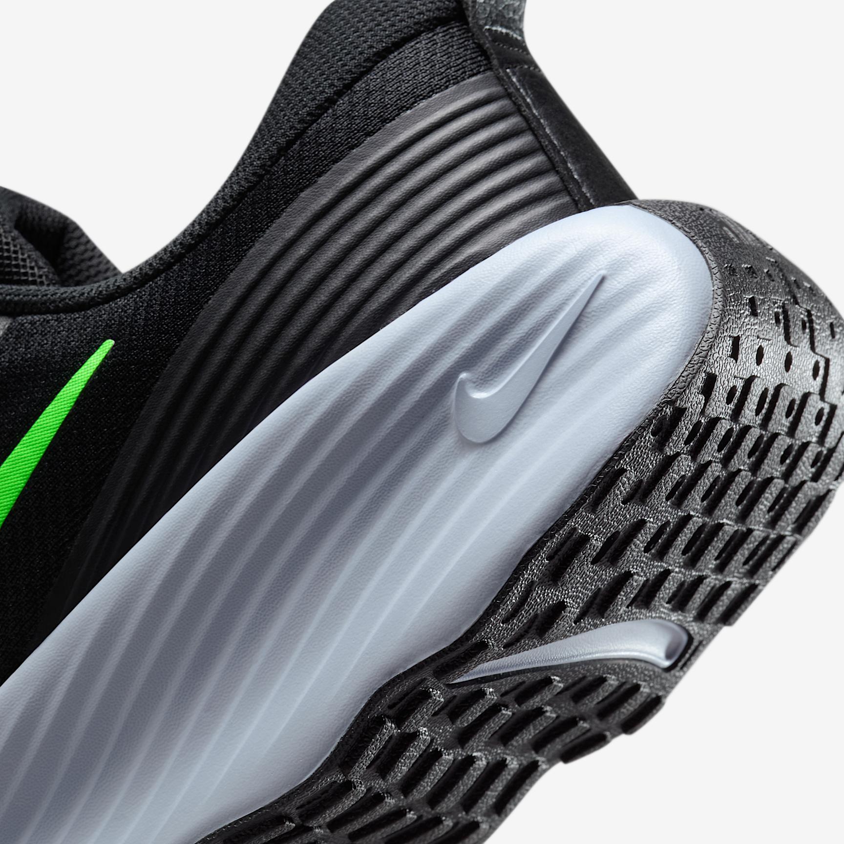 Nike Men's Promina Walking Shoes Product Image