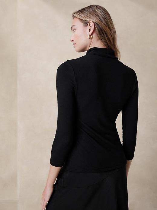 Luxe Mockneck T-Shirt Product Image
