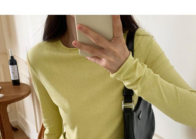 Long-Sleeve Round Neck Plain T-Shirt Product Image