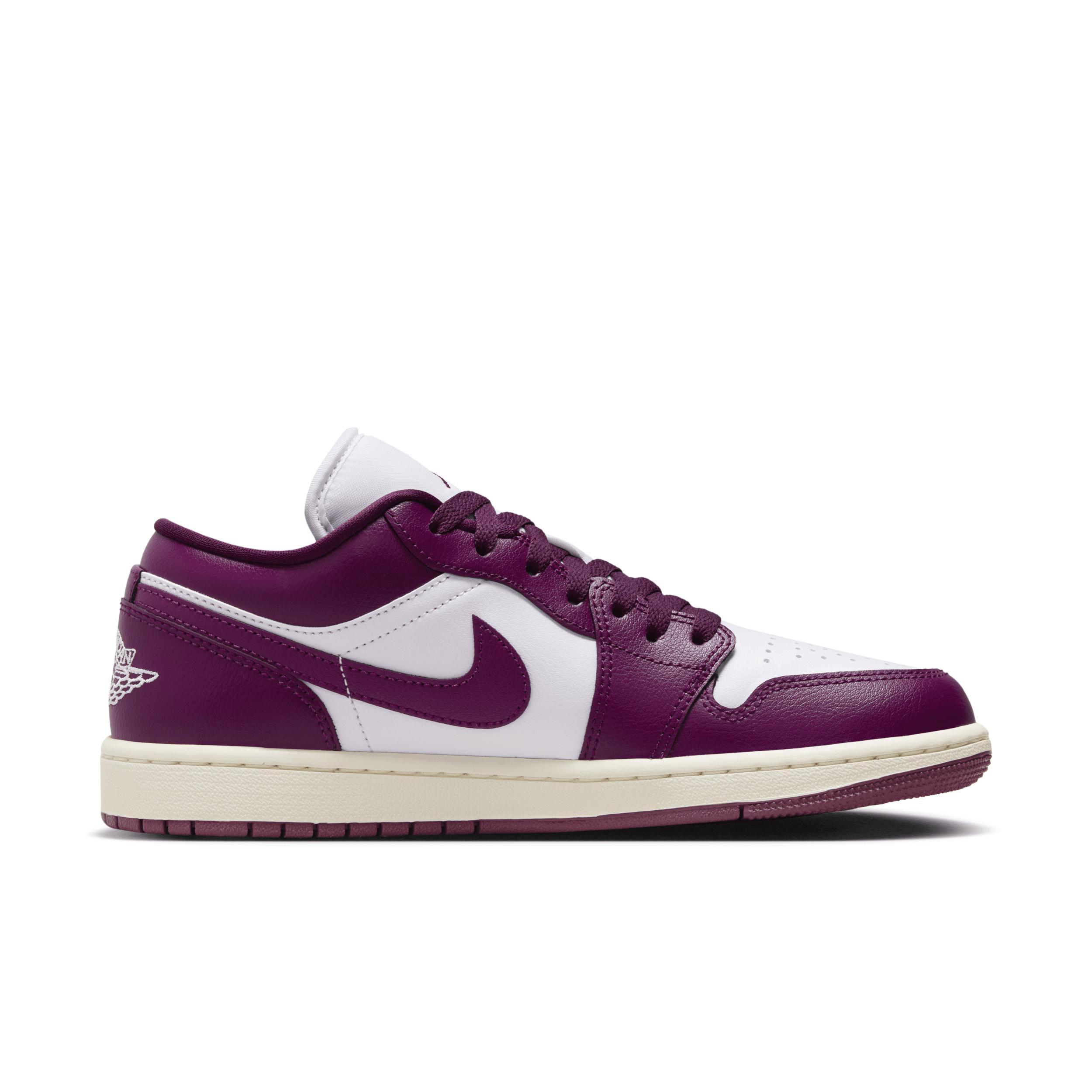 Womens Air Retro 1 Low Casual Shoes Product Image