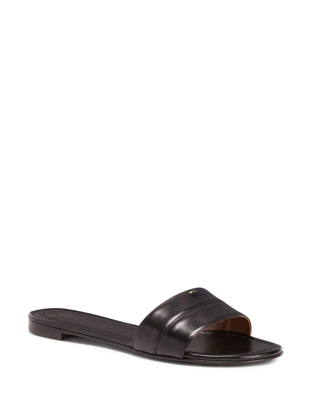 Clothie sandals Product Image