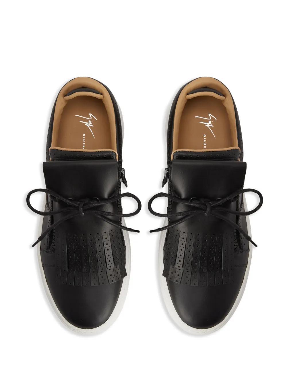 GZ94 low-top leather sneakers Product Image