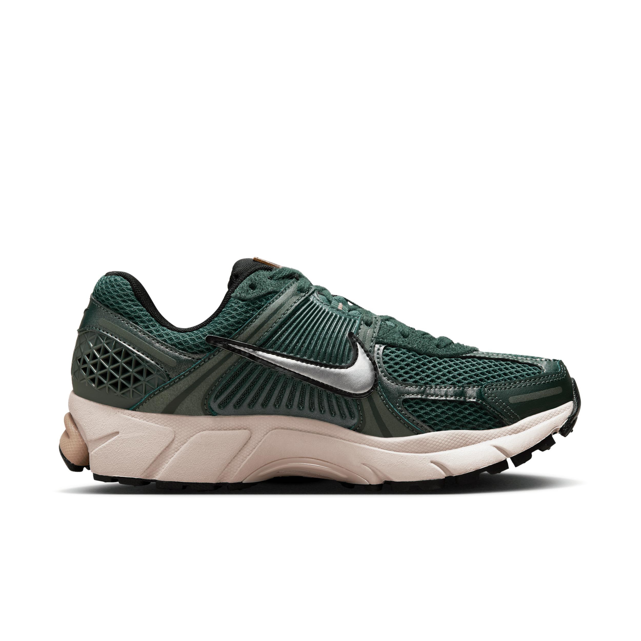 Nike Womens Zoom Vomero 5 Casual Shoes Product Image