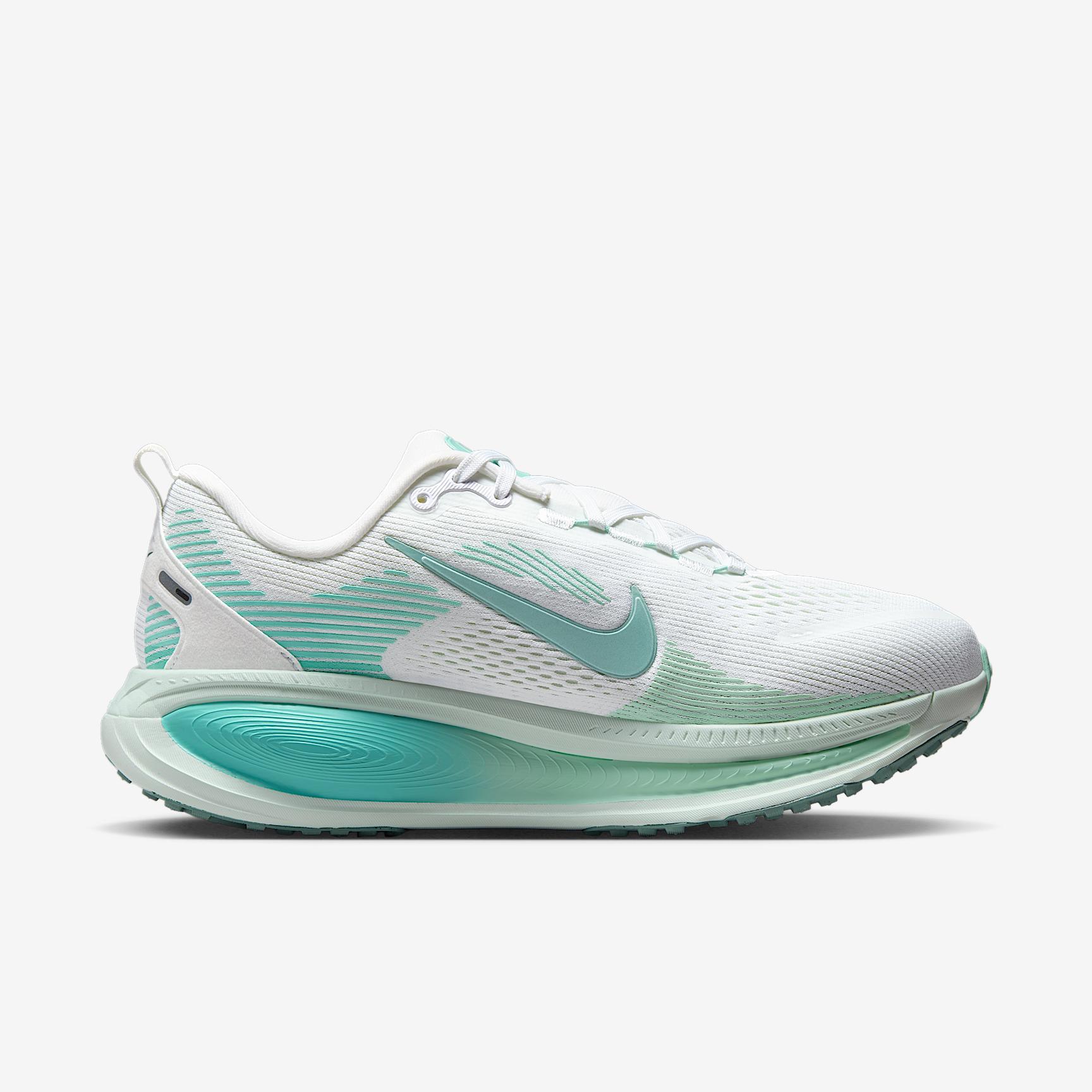 Nike Vomero 18 Women's Road Running Shoes (Extra Wide) Product Image