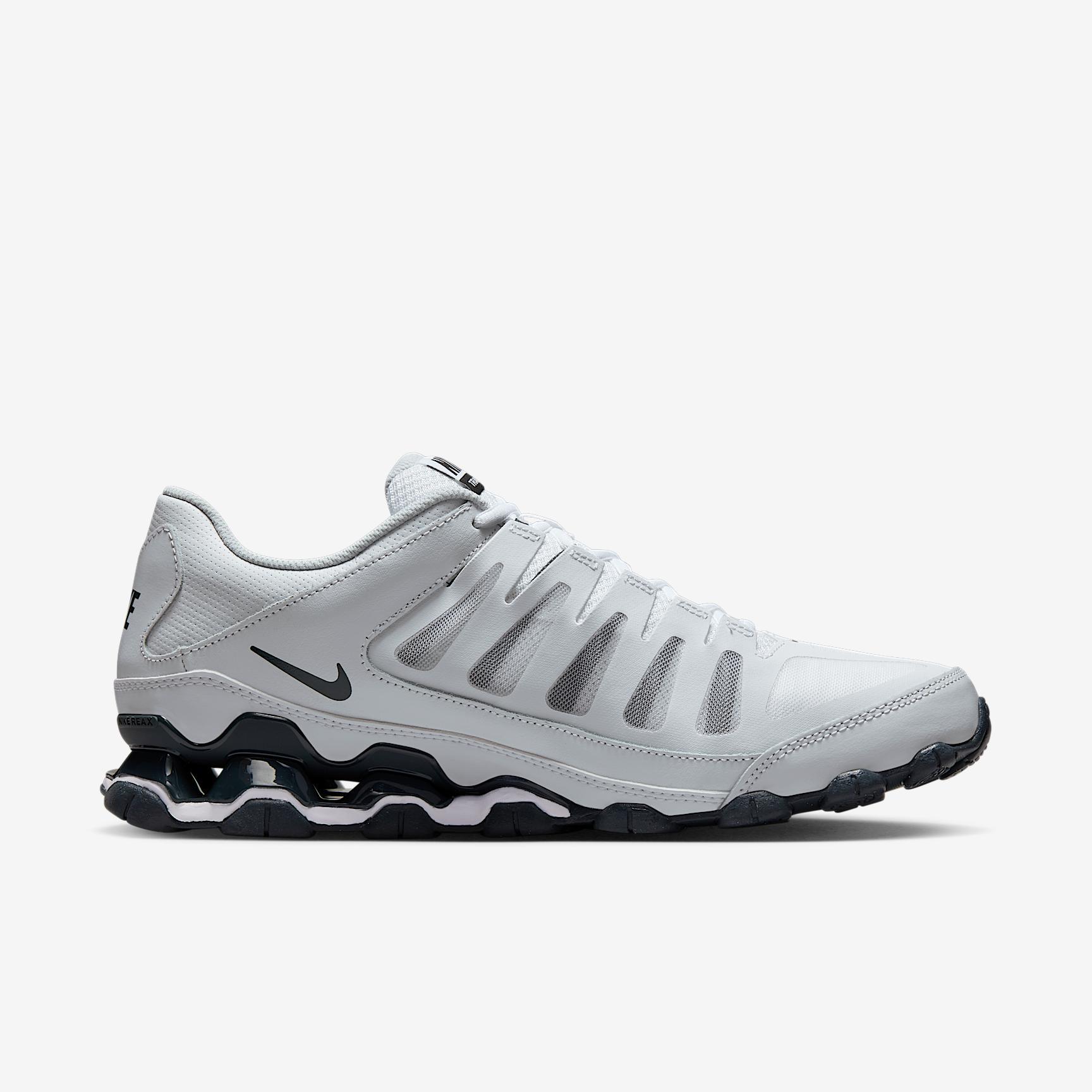 Nike Men's Reax 8 TR Workout Shoes Product Image