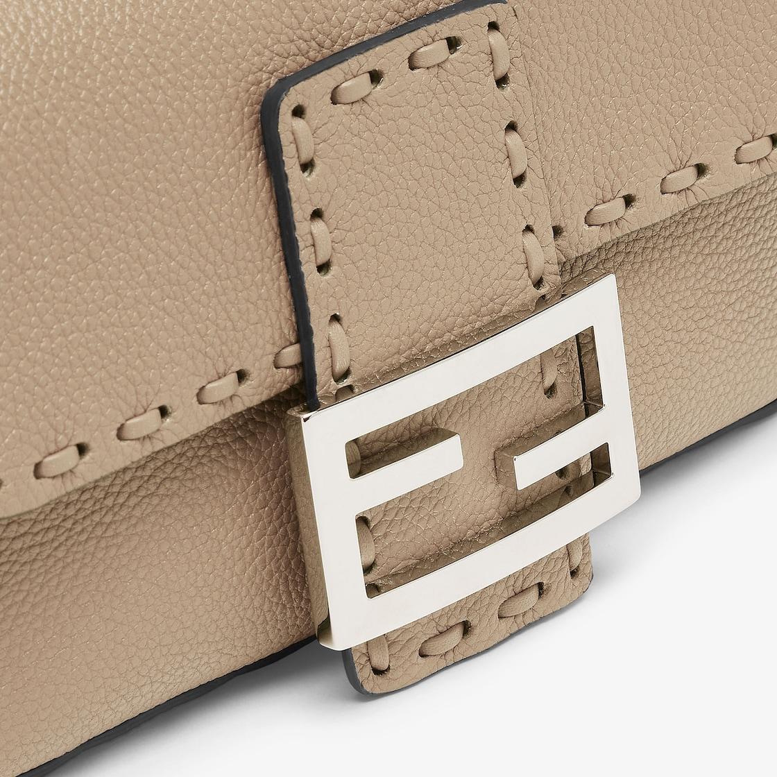 Baguette MiniDove gray Selleria bag with 309 hand-sewn topstitches Product Image