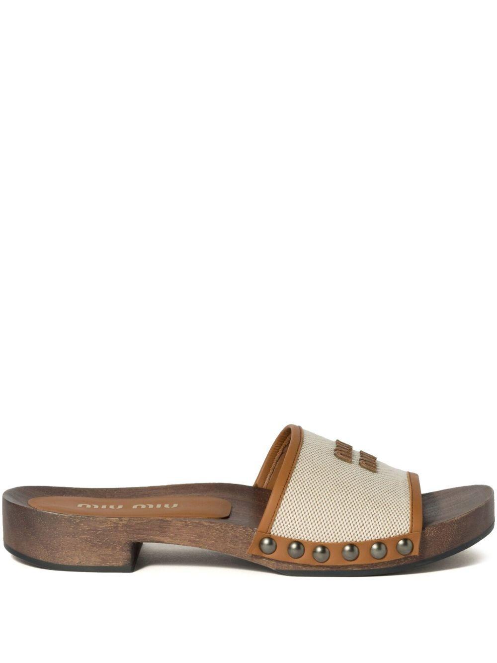 logo-embossed sandals Product Image