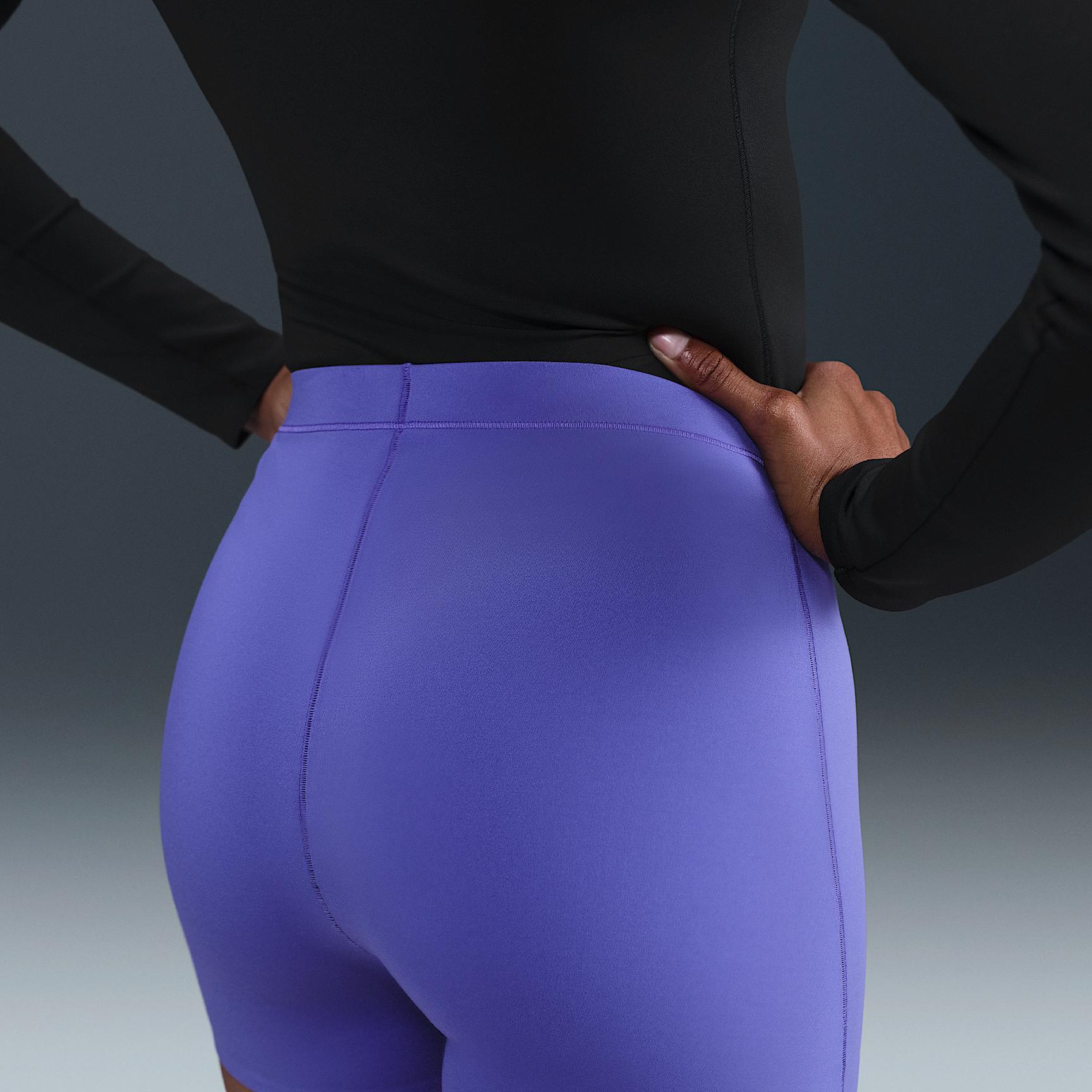 Nike Women's Form Boyshorts Product Image