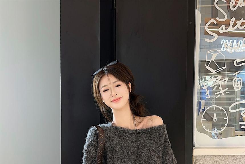 Overfit One-Shoulder Knit Sweater / Flared Pants with Fart Curtain Product Image