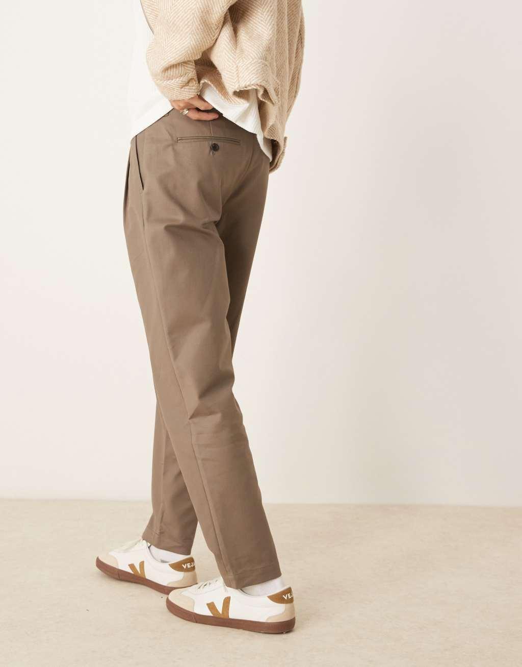 Selected Homme tapered adam pleated pants in tan Product Image
