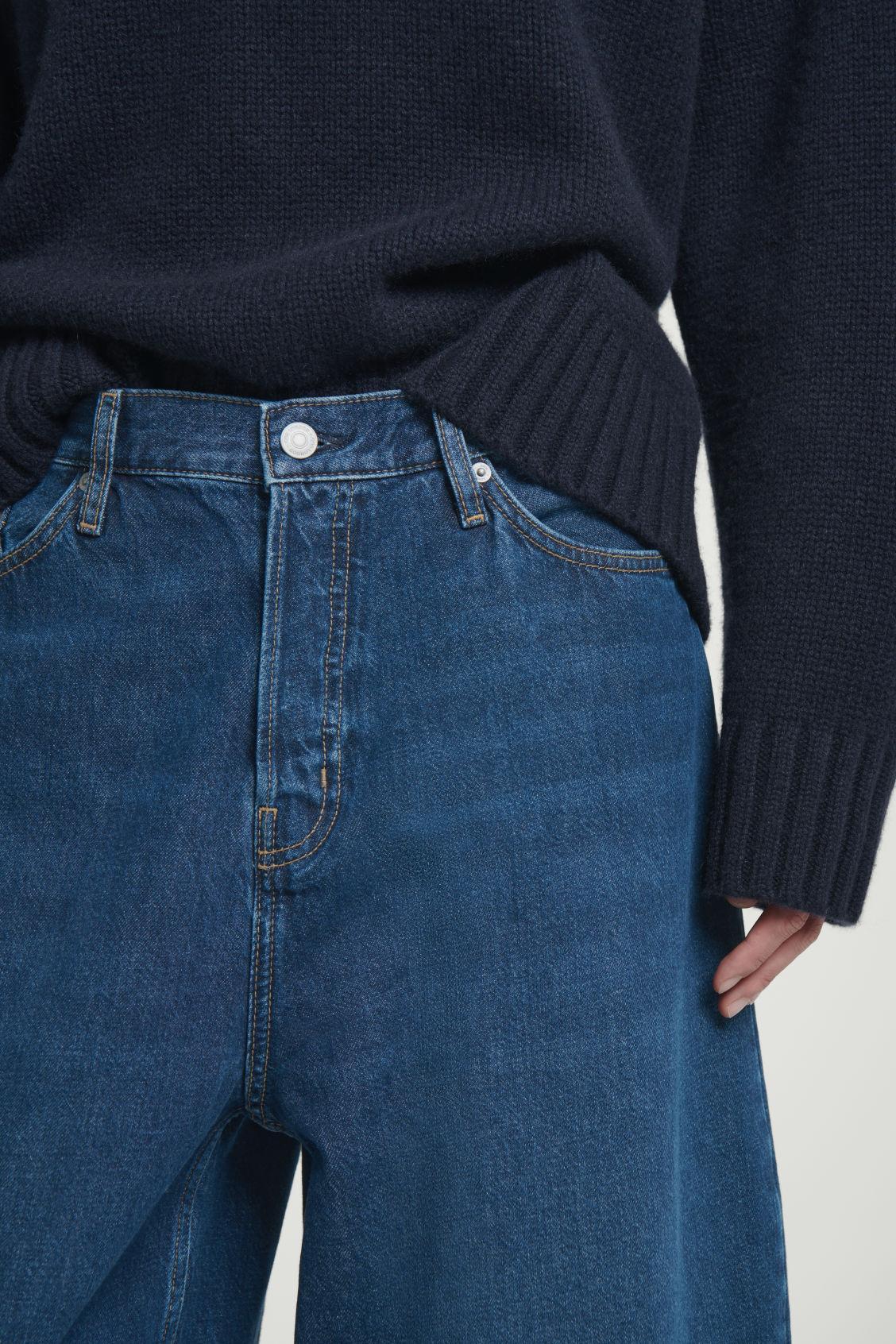 CASK BARREL-LEG JEANS Product Image