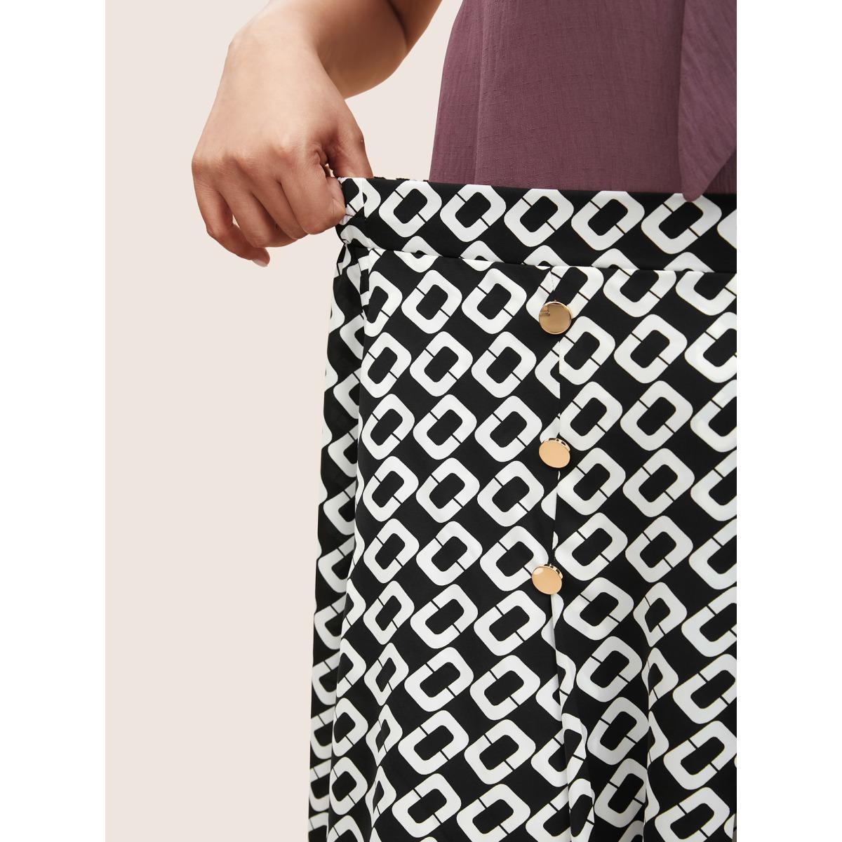 Plus Size Geometric Metal Detail Pocket Skirt Women Black At the Office Pleated No stretch Slanted pocket Work Skirts BloomChic 10/M Product Image