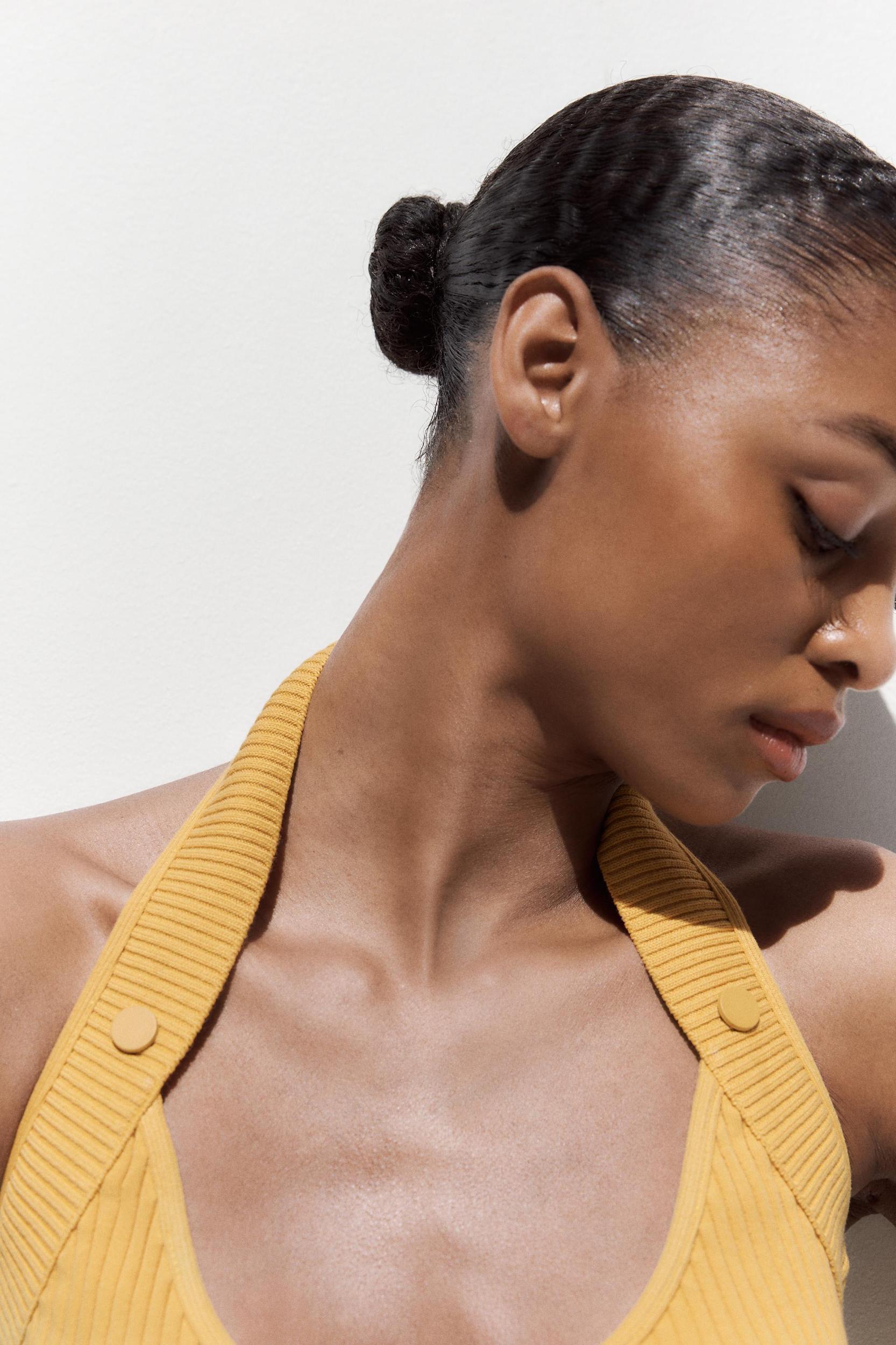 RIBBED HALTER TOP Product Image