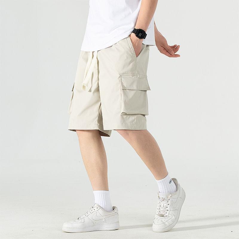 Mid Rise Plain Cargo Shorts Product Image
