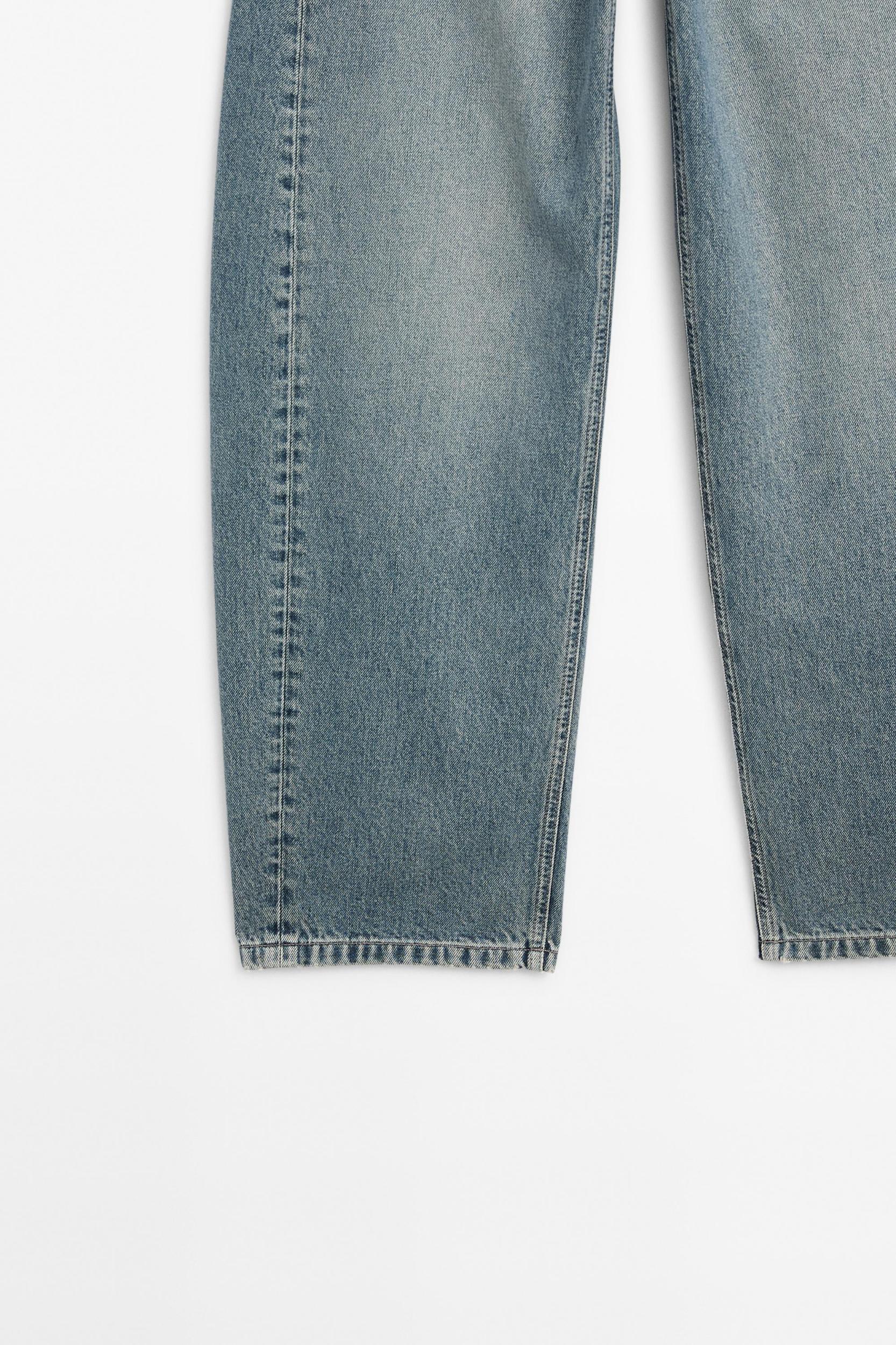 High-waist balloon fit jeans Product Image
