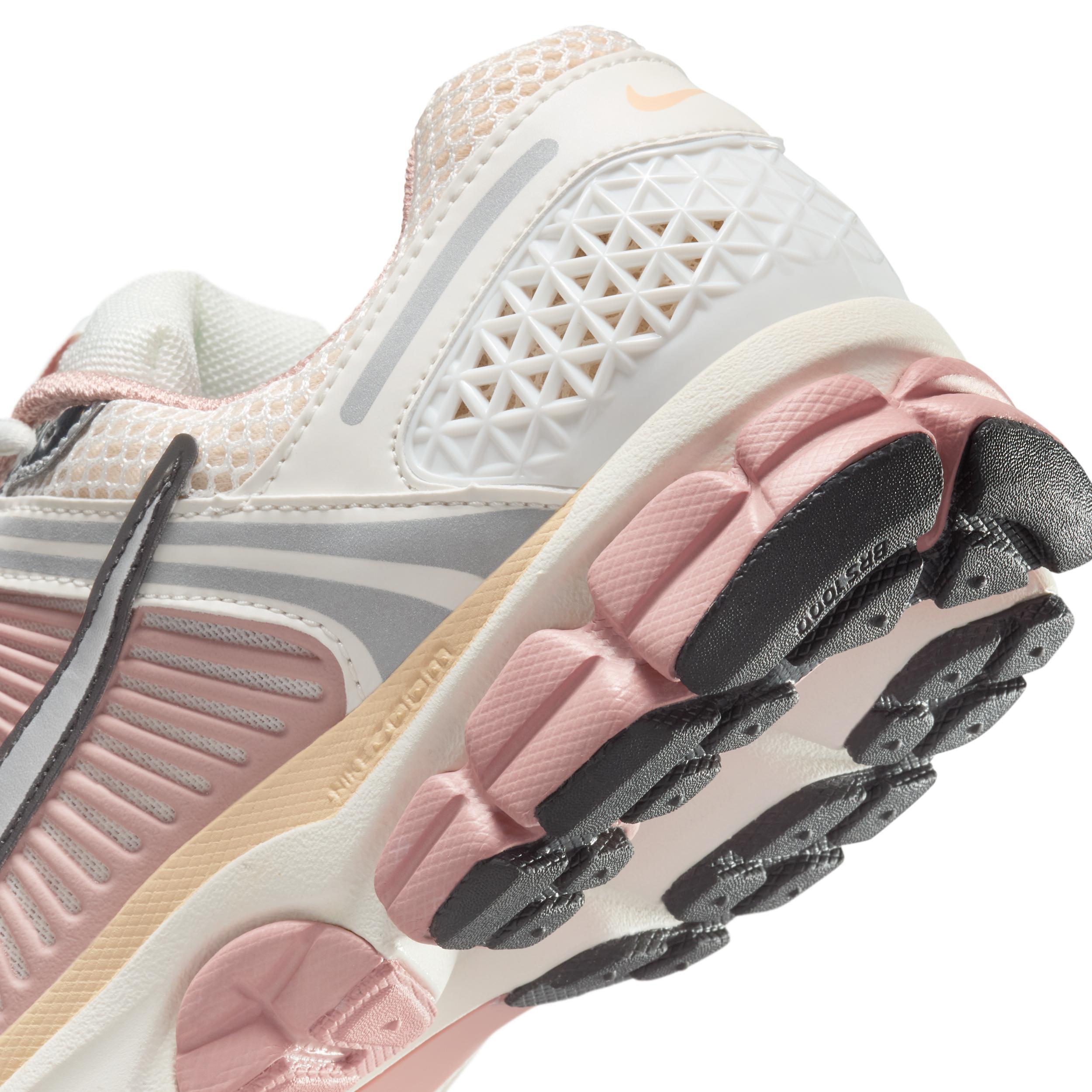 Nike Women's Zoom Vomero Shoes Product Image