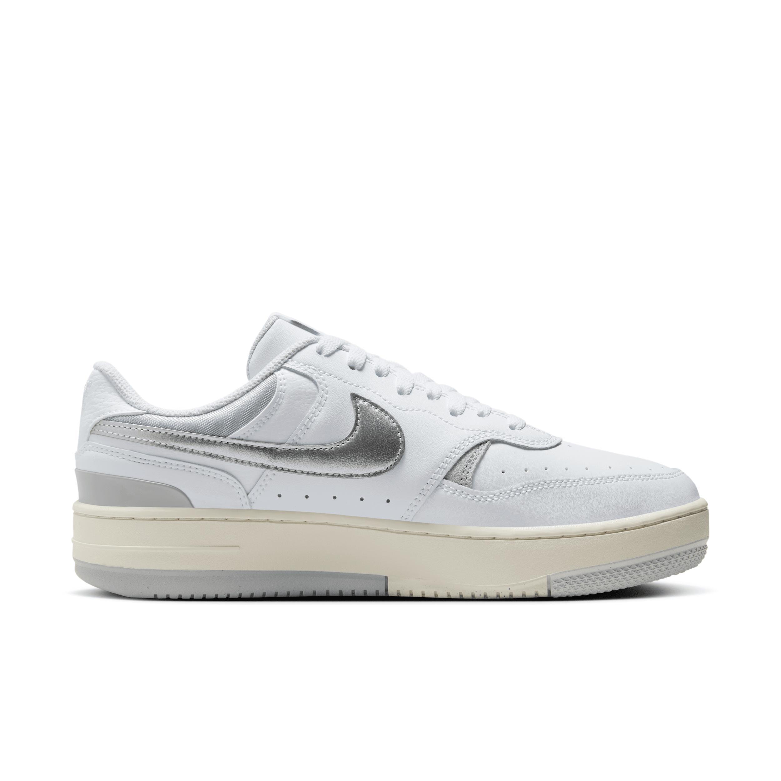 Nike Women's Gamma Force Shoes Product Image