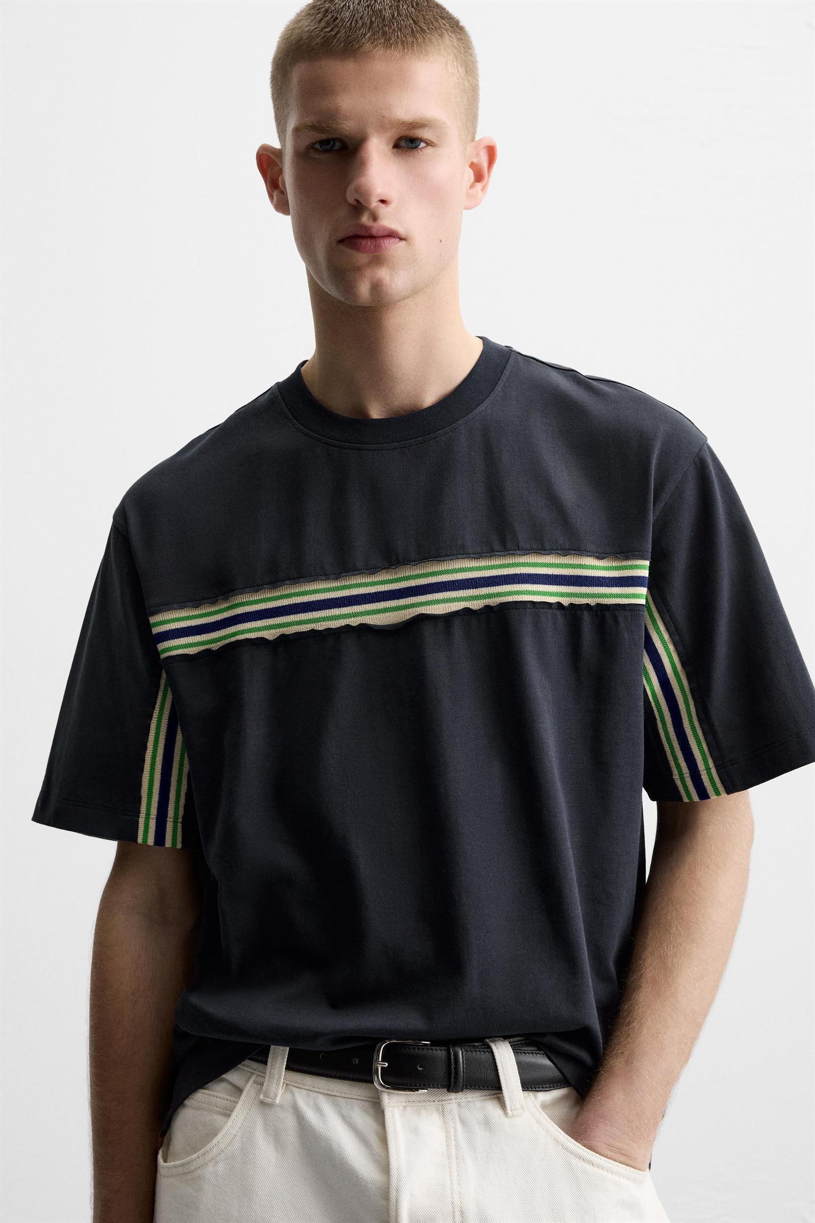 CONTRAST STRIPE T-SHIRT Product Image