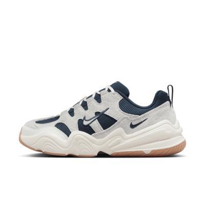 Nike Womens Tech Hera Casual Shoes Product Image