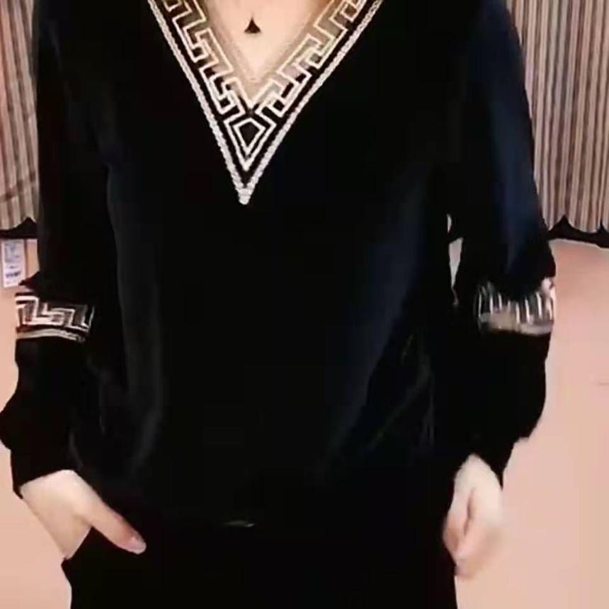 Long-Sleeve V-Neck Pattern Embroidered Lace Trim Velvet Blouse Product Image