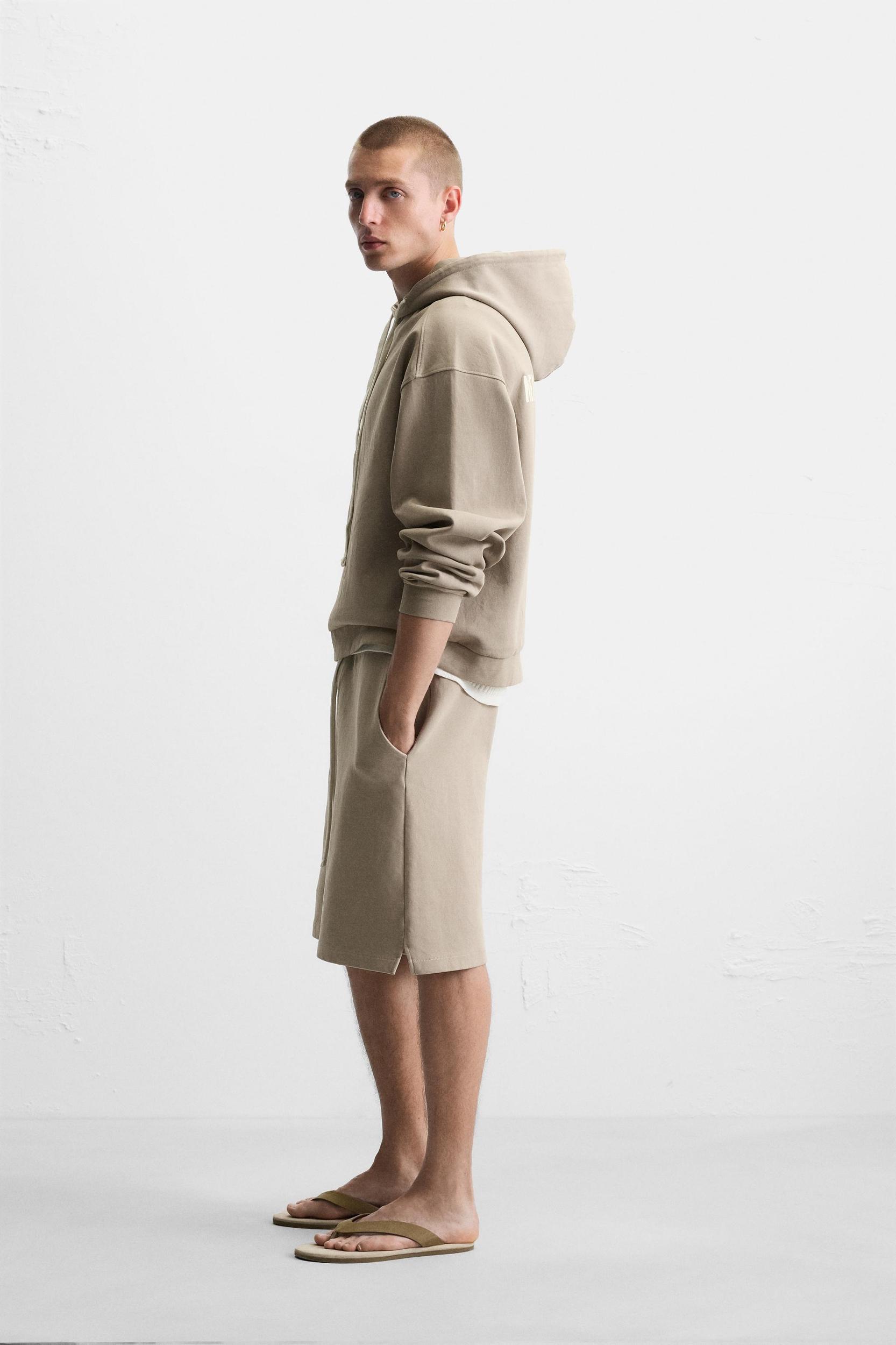 REGULAR FIT JOGGER SHORTS Product Image