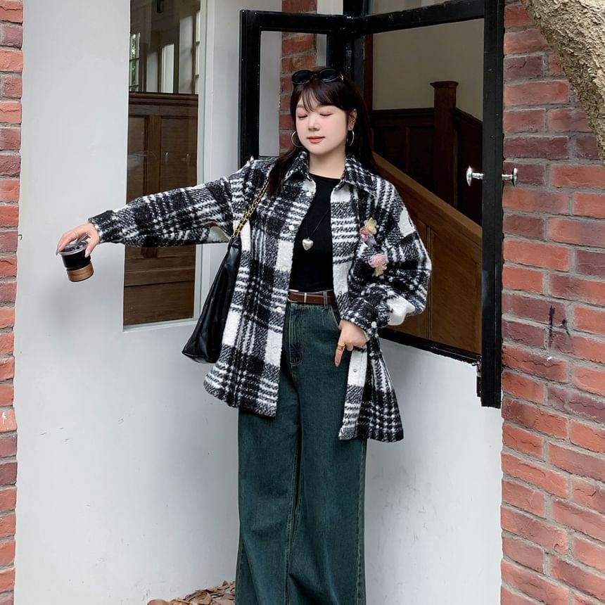 Plus Size Collar Plaid Flower Accent Pocket Detail Shacket Product Image
