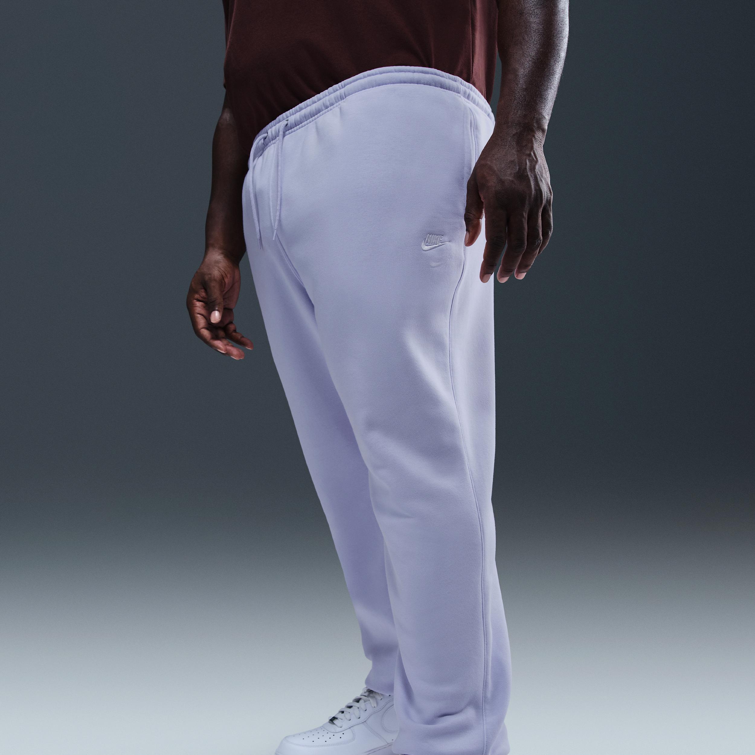 Nike Men's Club Jogger Pants Product Image