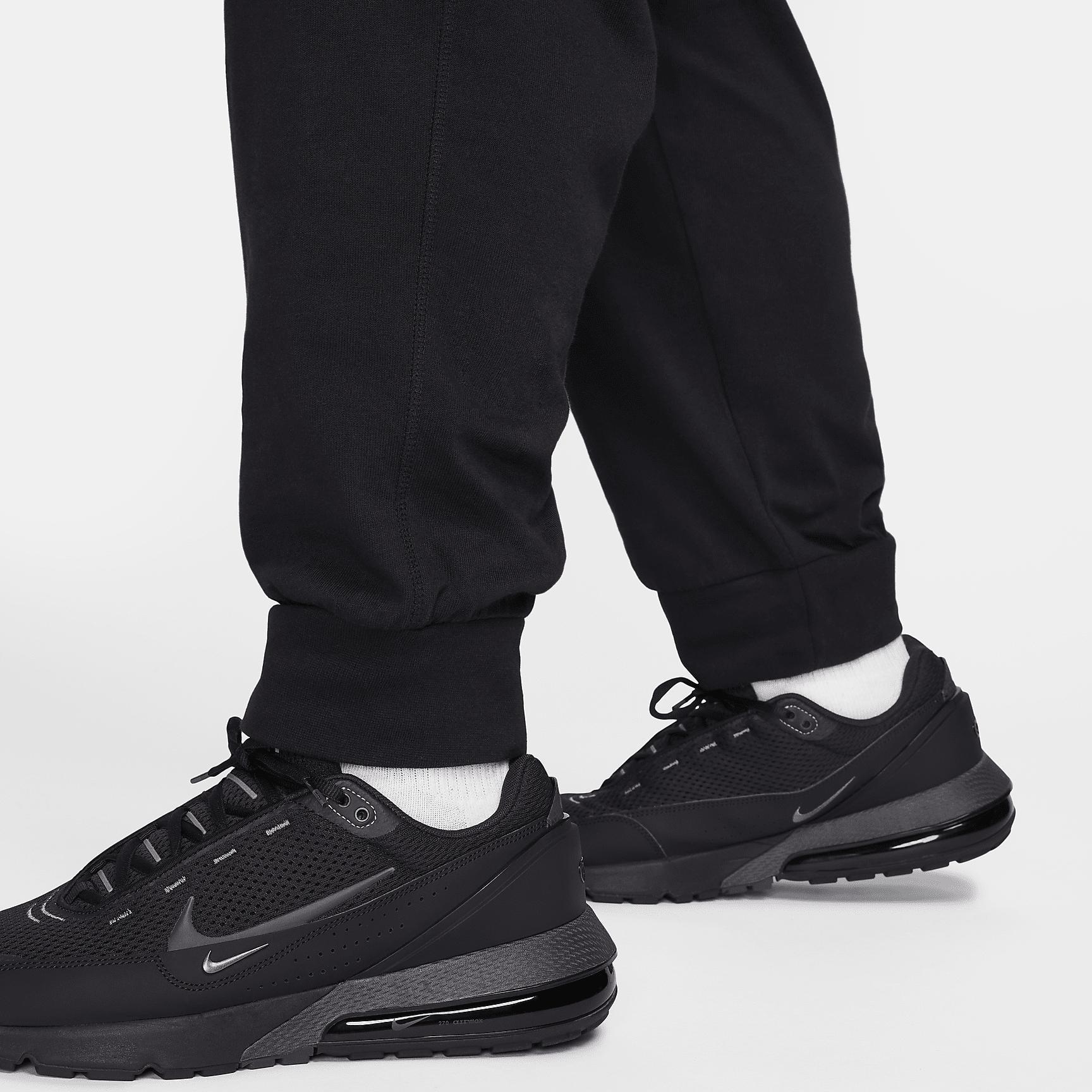 Nike Club Men's Knit Joggers Product Image