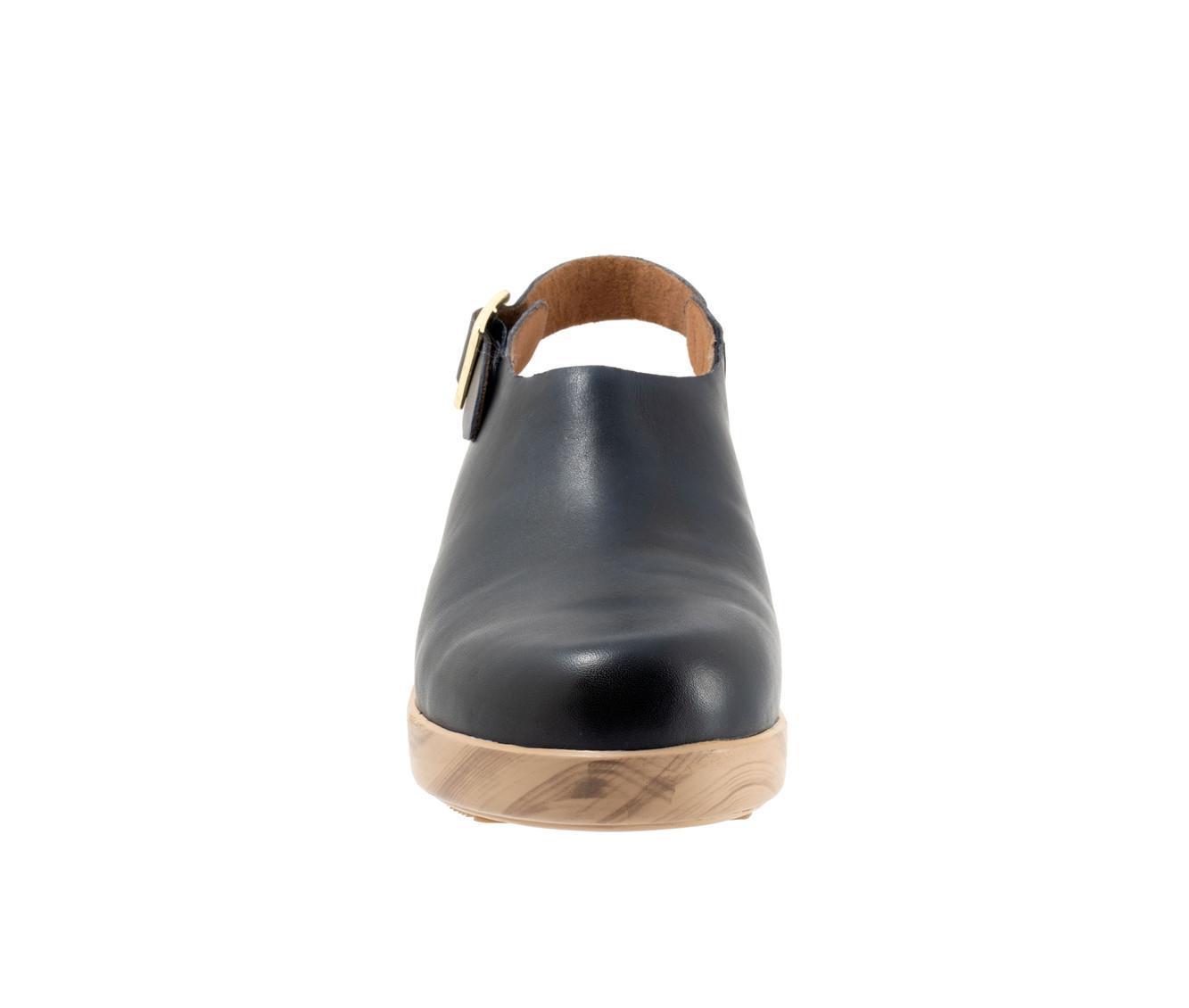 Women's Softwalk Fairbanks Clogs Product Image