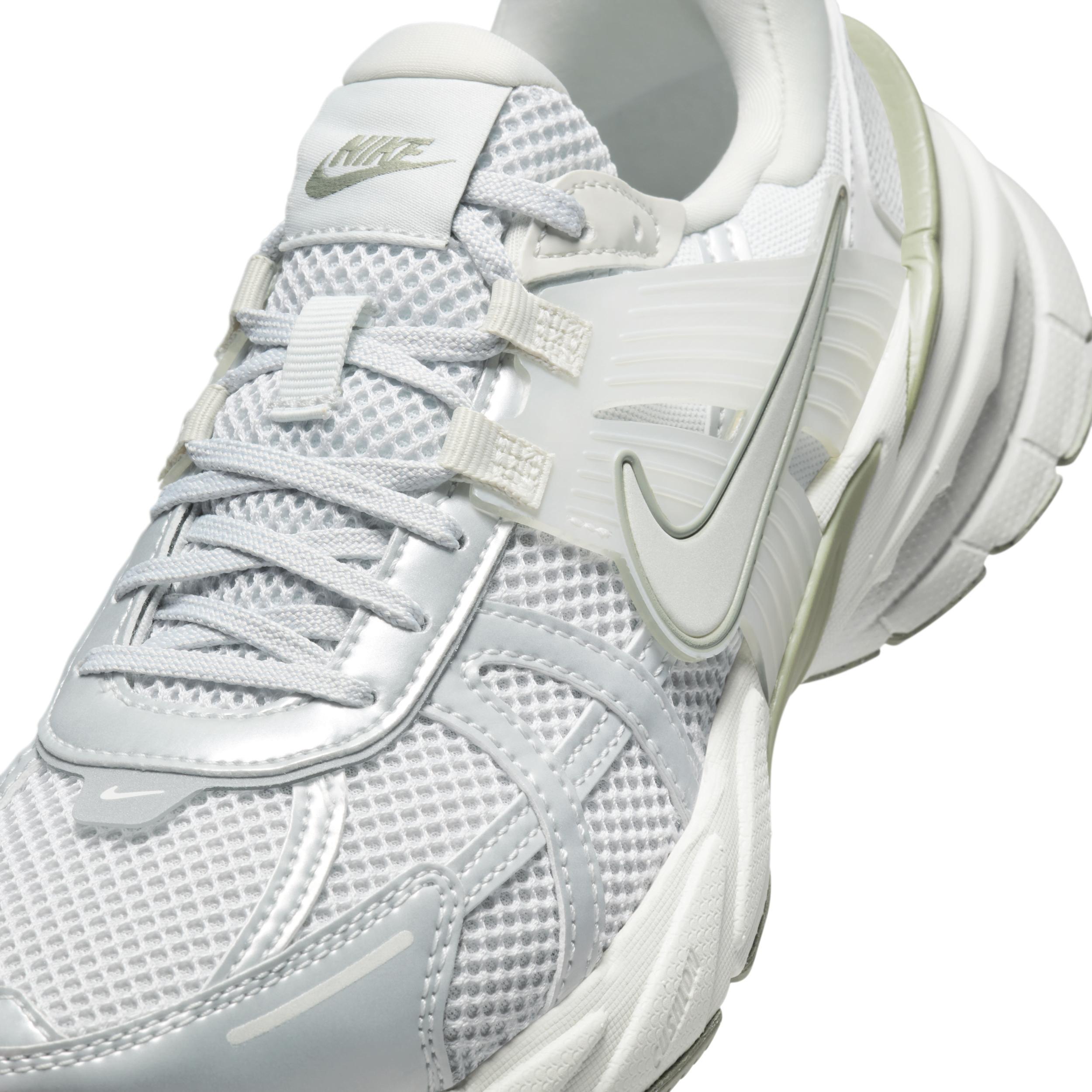 Nike Women's V2K Run Shoes Product Image