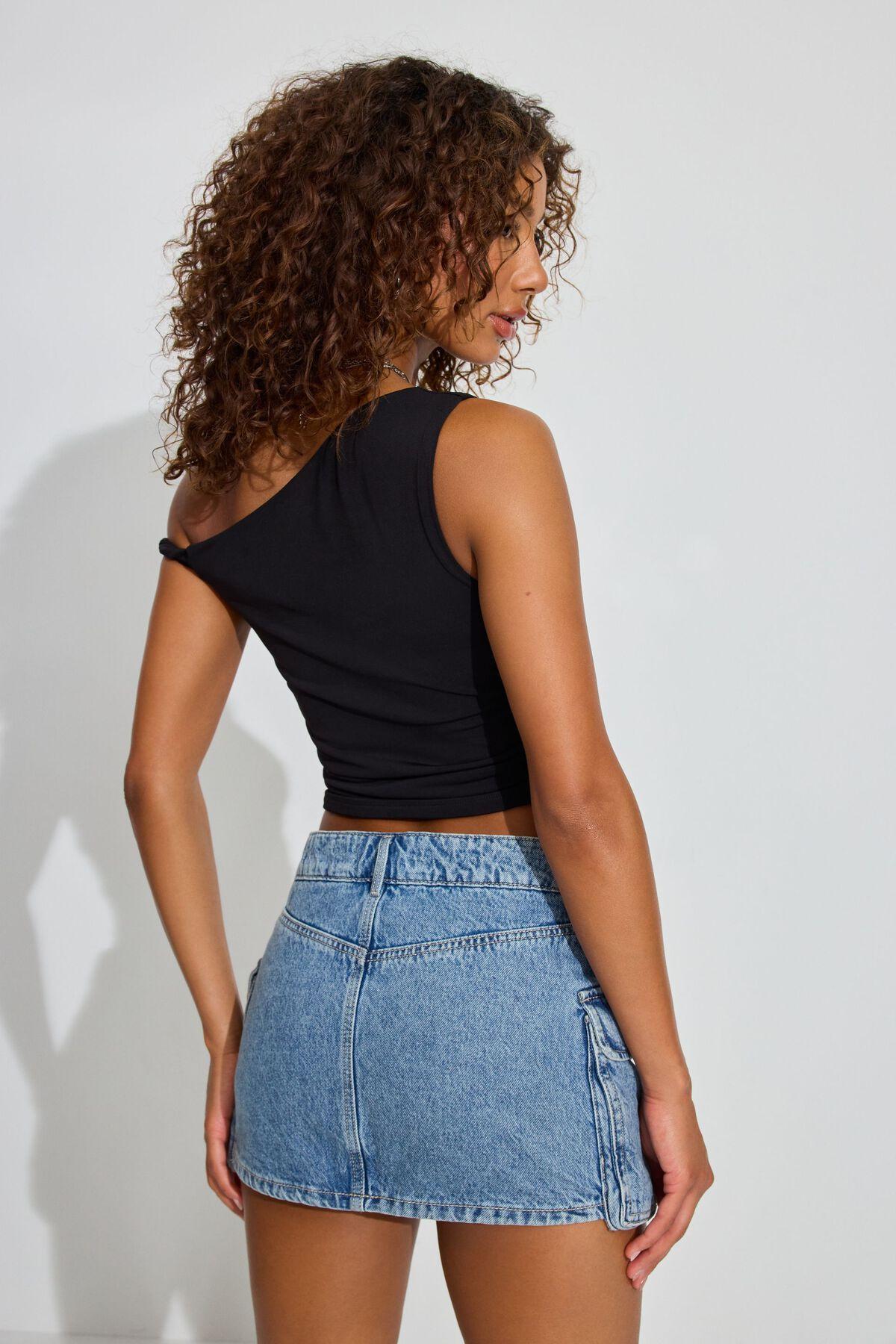 Asymmetric Twisted Top Product Image