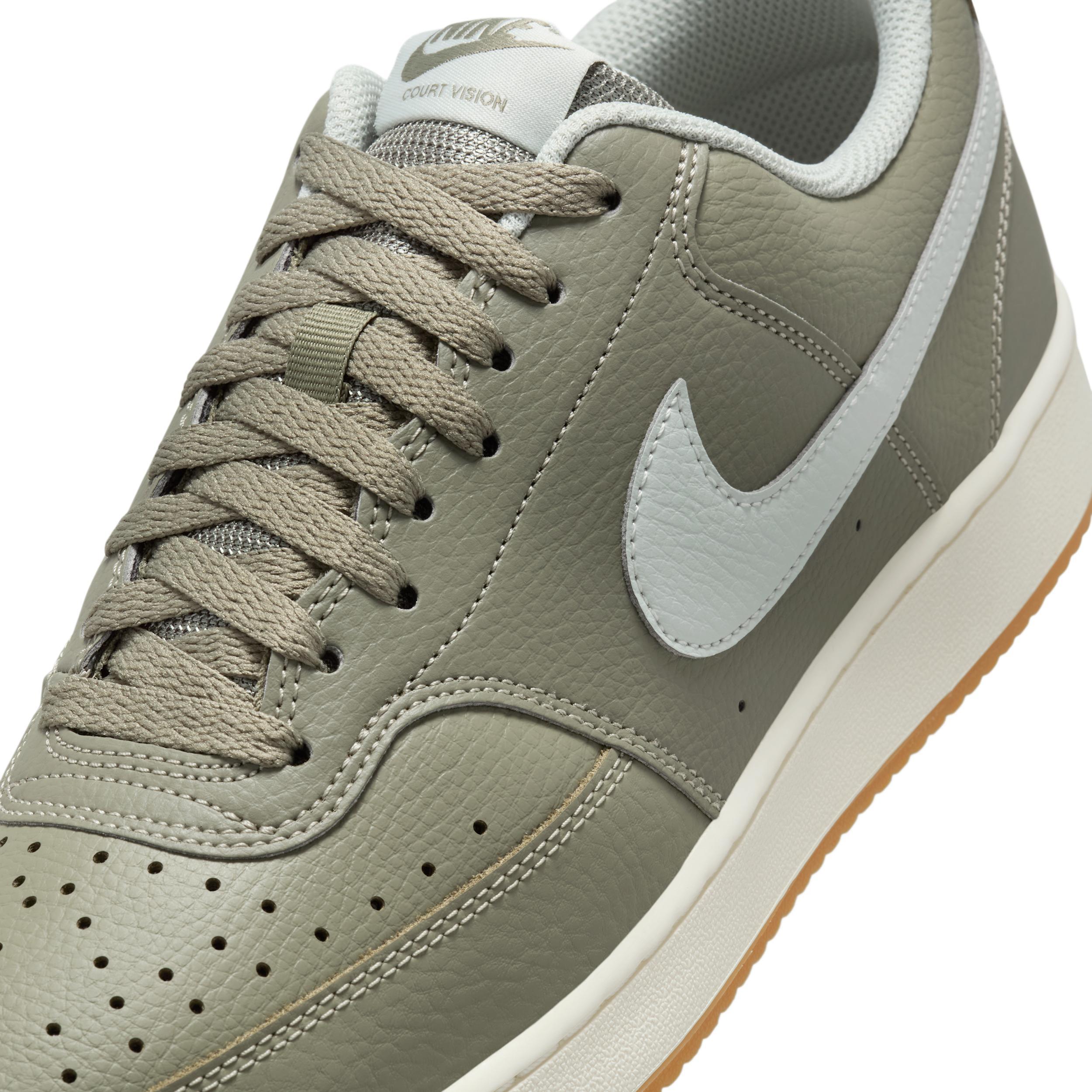 Nike Men's Court Vision Low Shoes Product Image