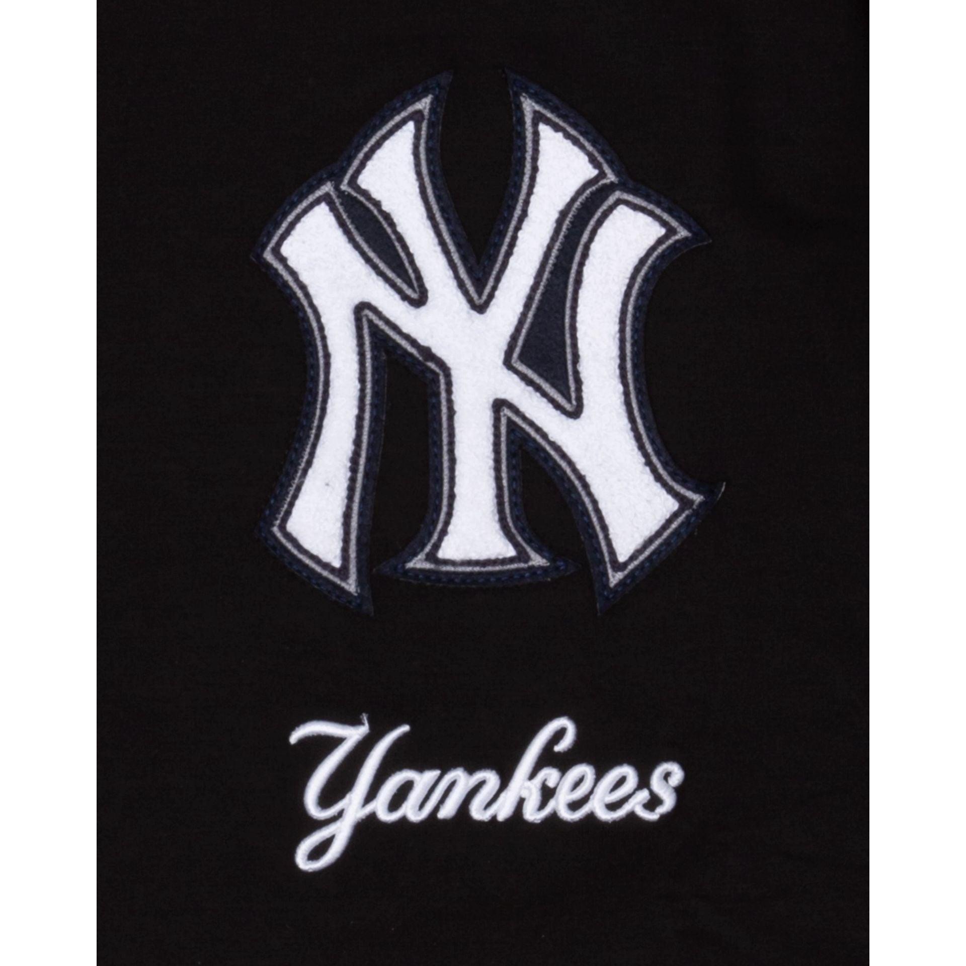 New York Yankees Logo Select Black Crewneck Male Product Image