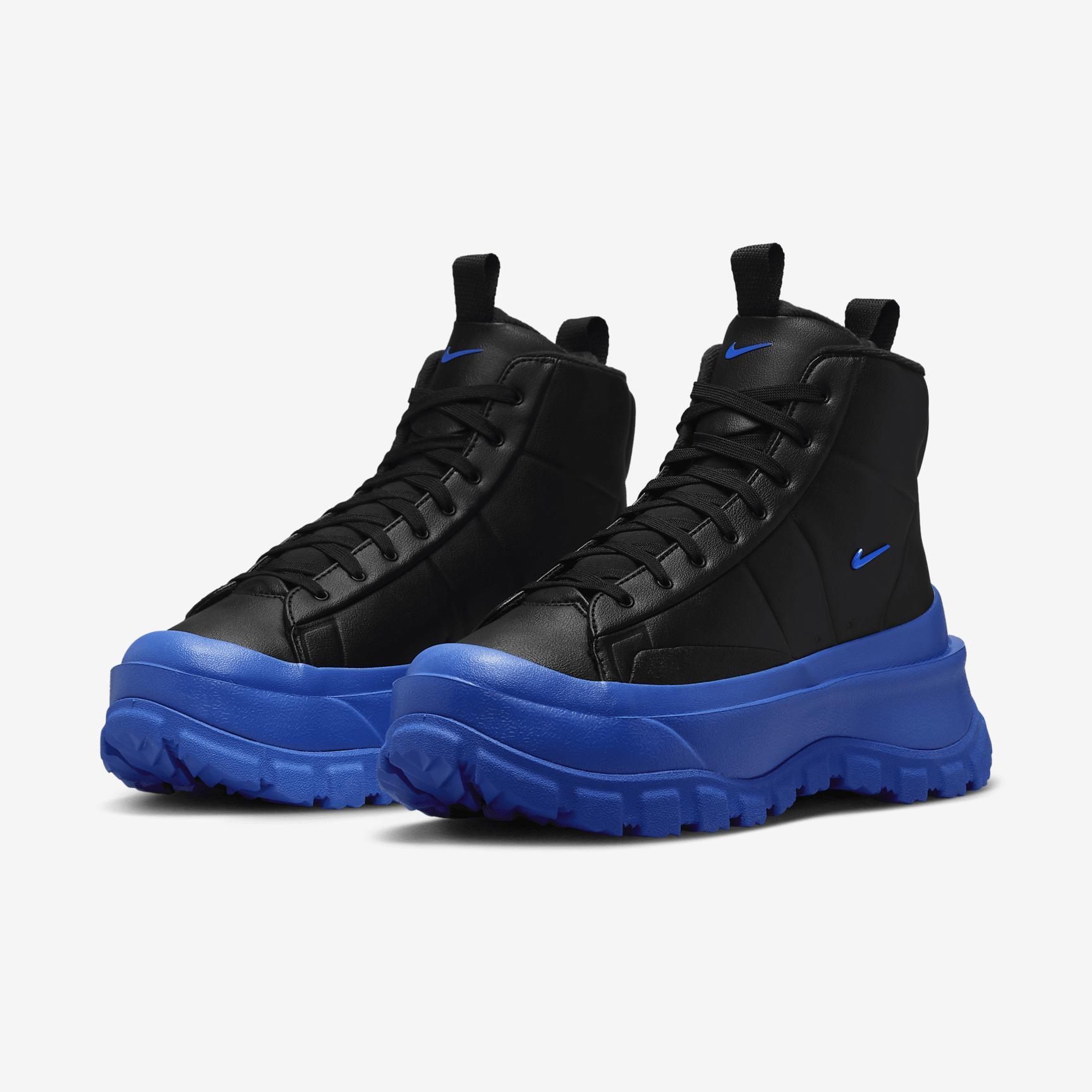 Nike Women's Blazer Roam Mid Winterized Shoes Product Image