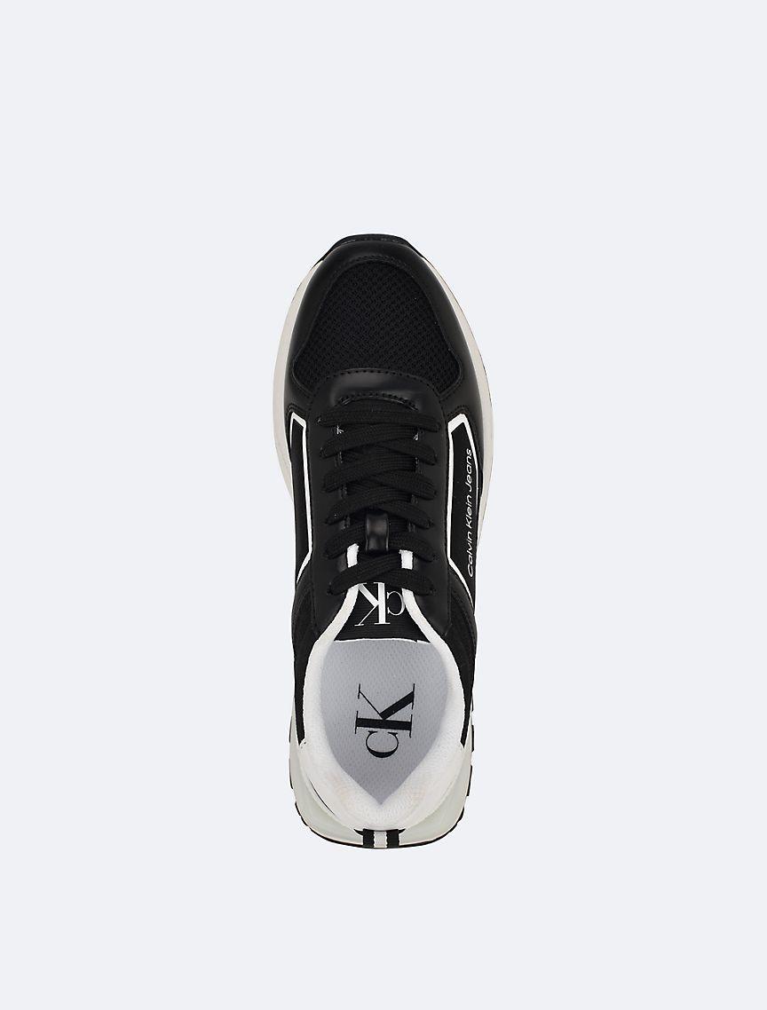 Women's Gogetit Sneaker Product Image