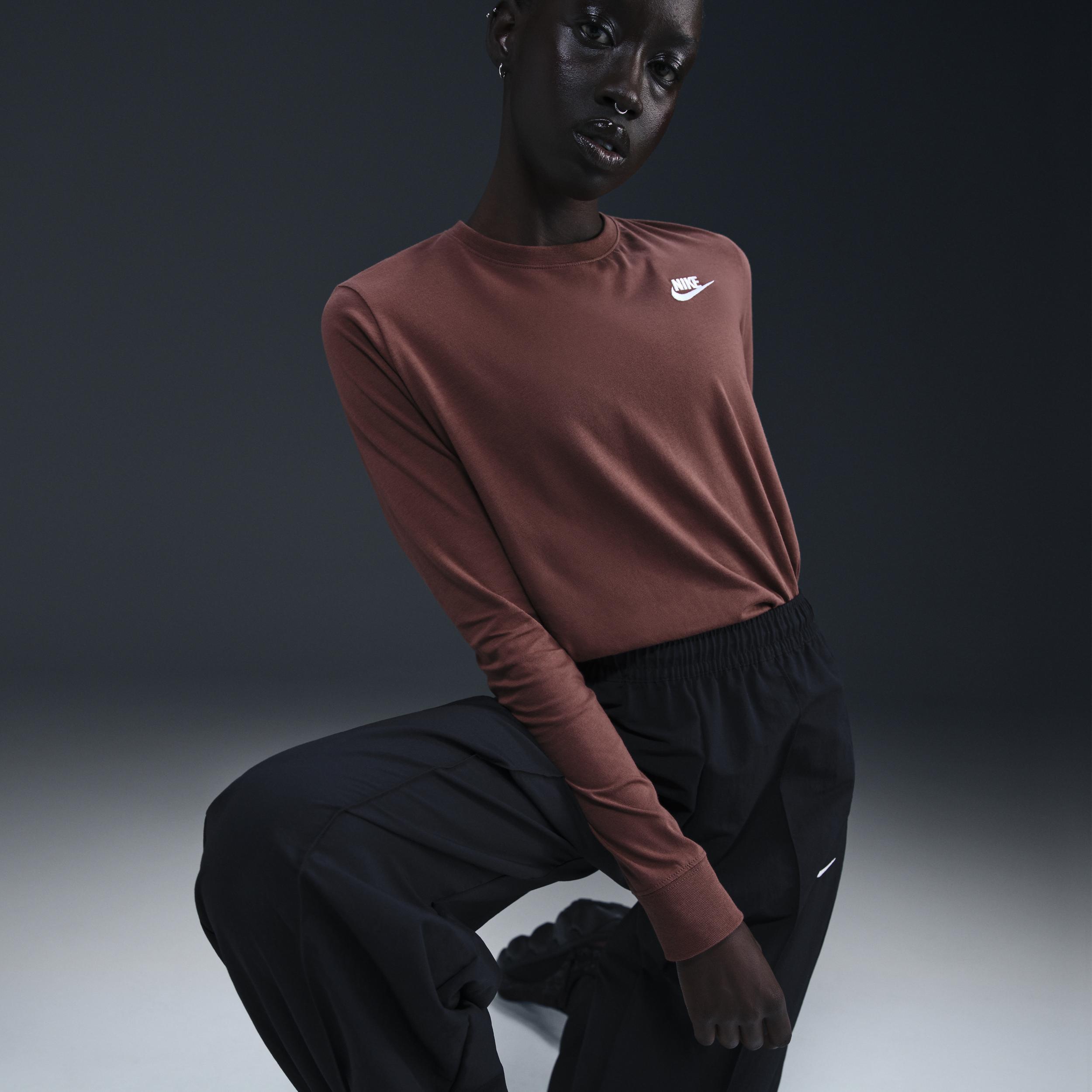Women's Nike Sportswear Club Long-Sleeve T-Shirt Product Image