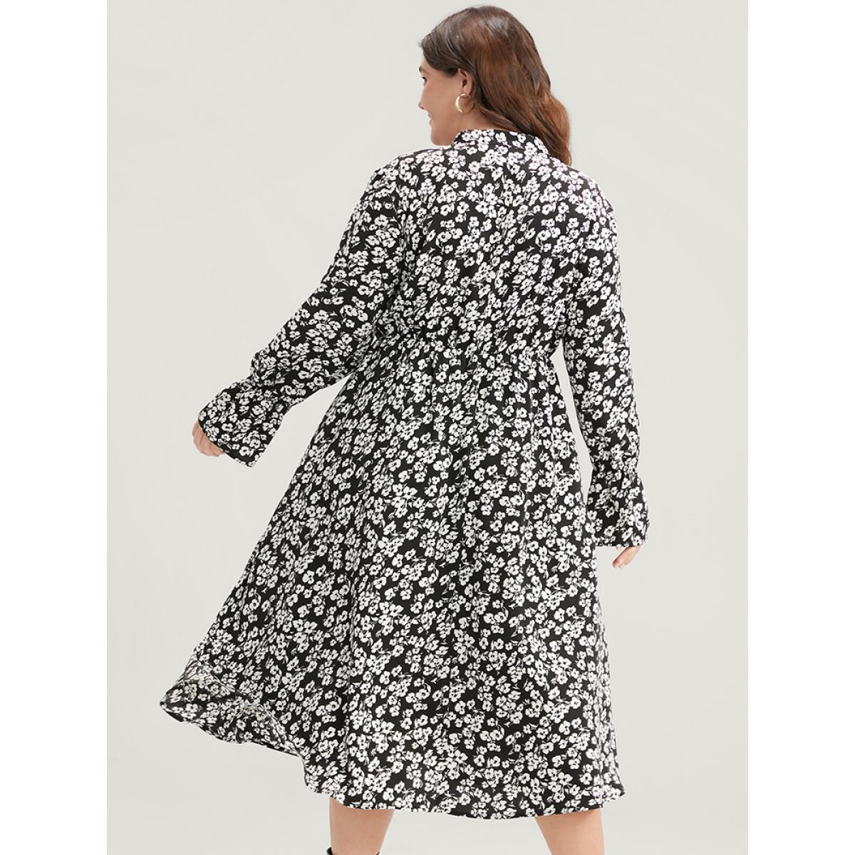 Plus Size Floral V Neck Pocket Flutter Hem Dress Black Women Casual Elastic Waist V-neck Long Sleeve Curvy Midi Dress BloomChic 22-24/3X Product Image